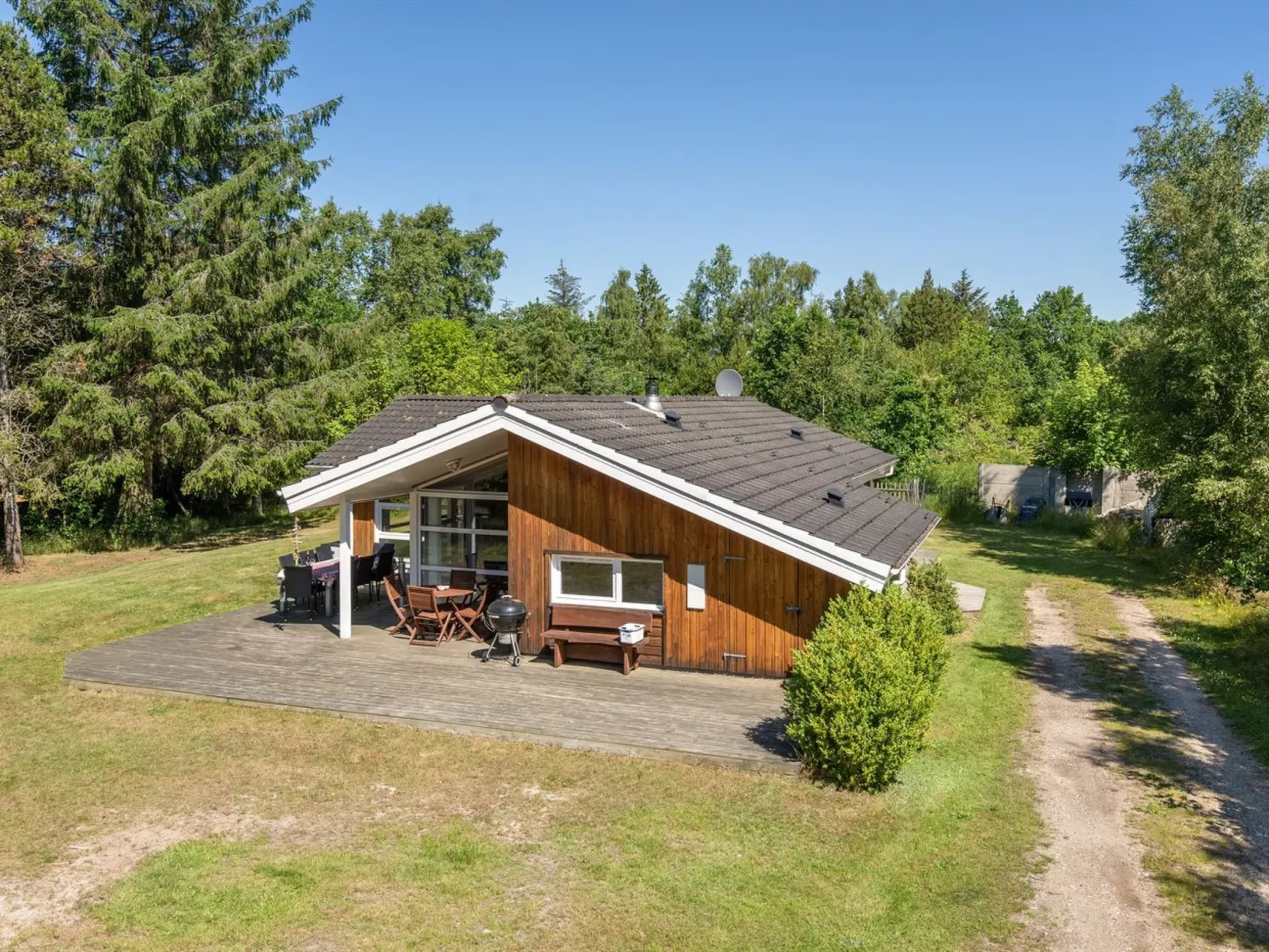"Milda" - 1.9km from the sea-Outside