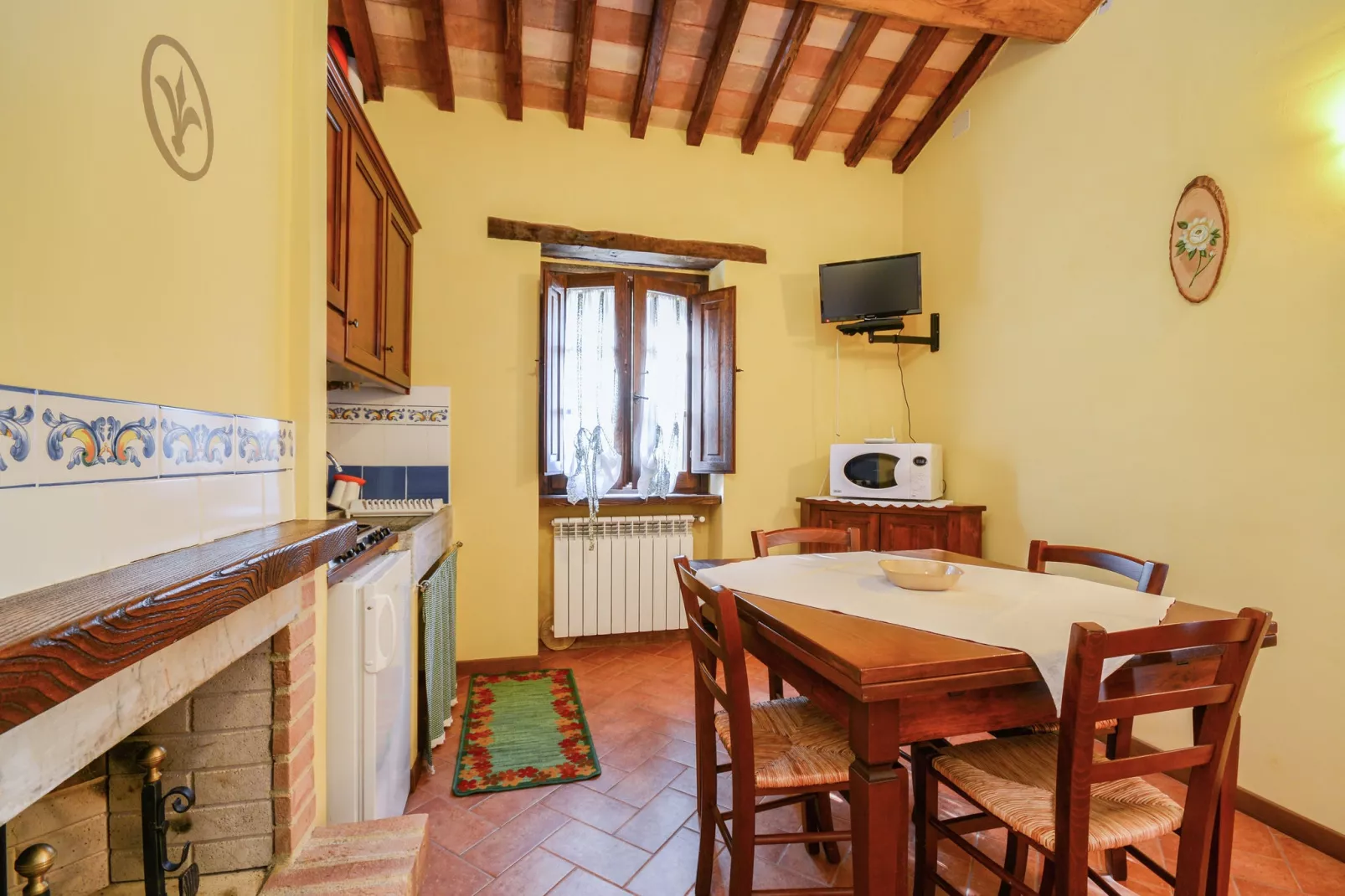 Giglio-Dining room