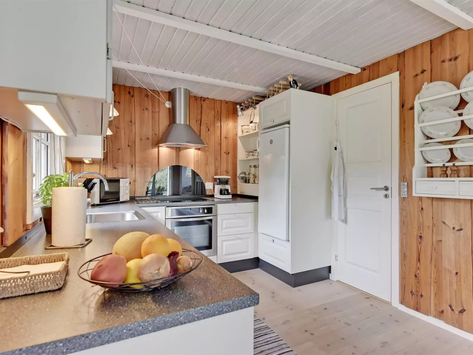 "Dines" - 1km from the sea-Inside