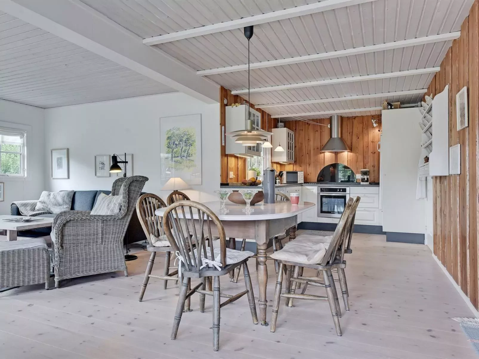 "Dines" - 1km from the sea-Inside
