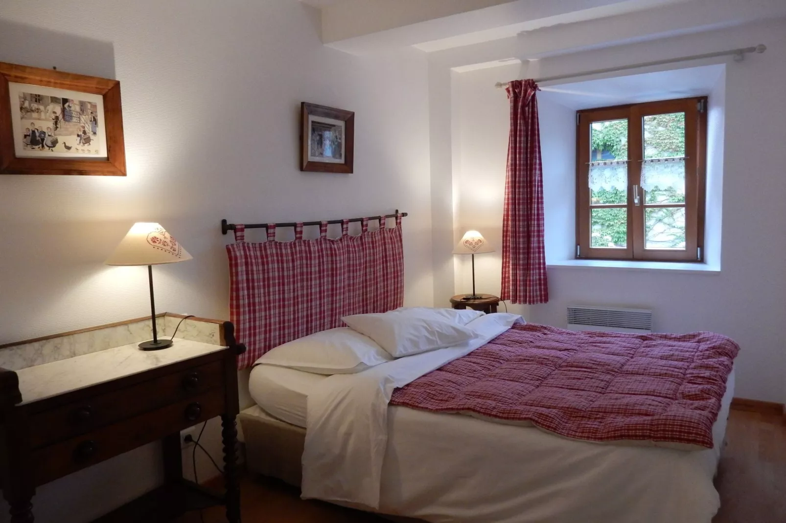 La Kuch-Bedroom
