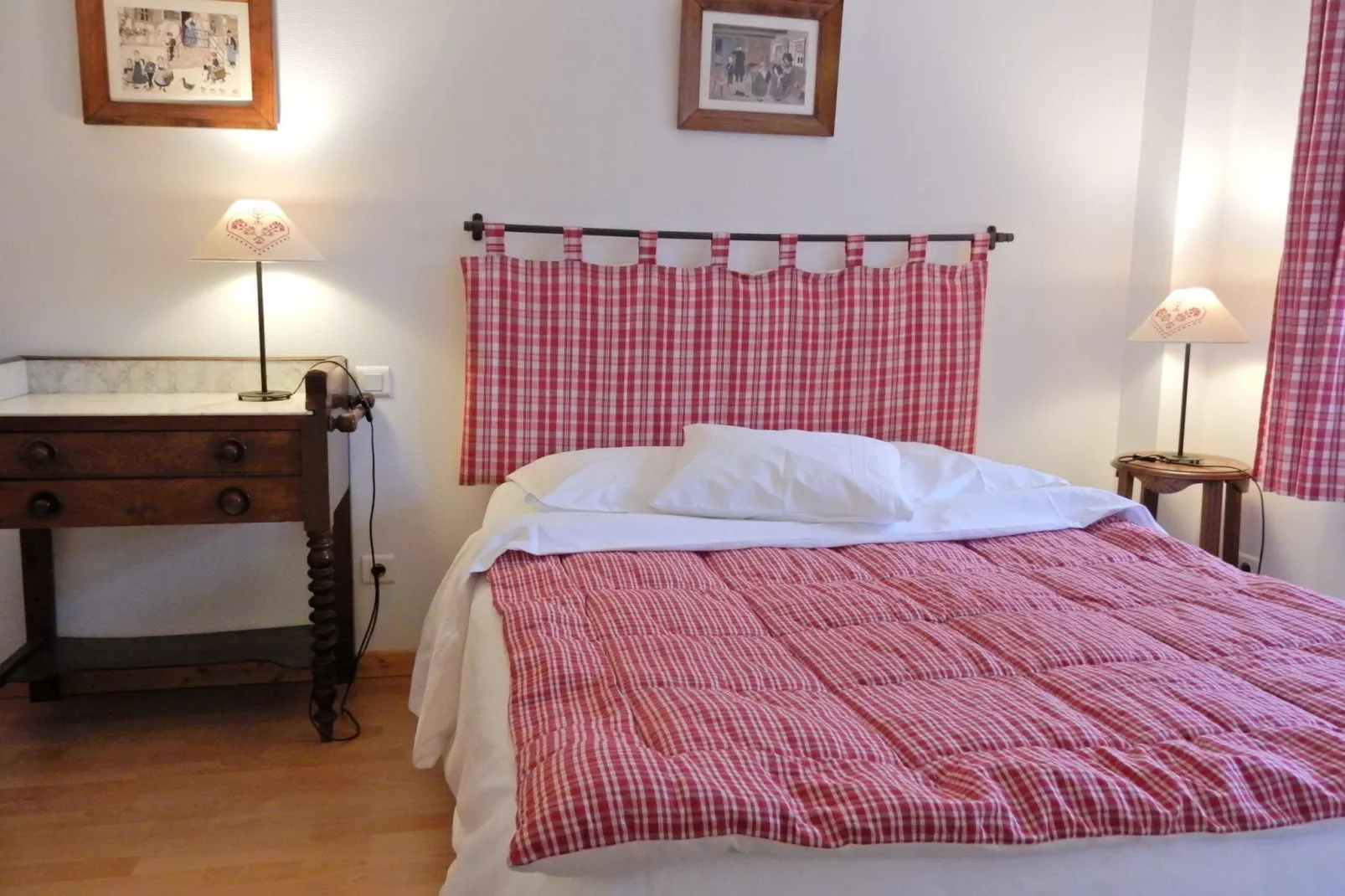 La Kuch-Bedroom
