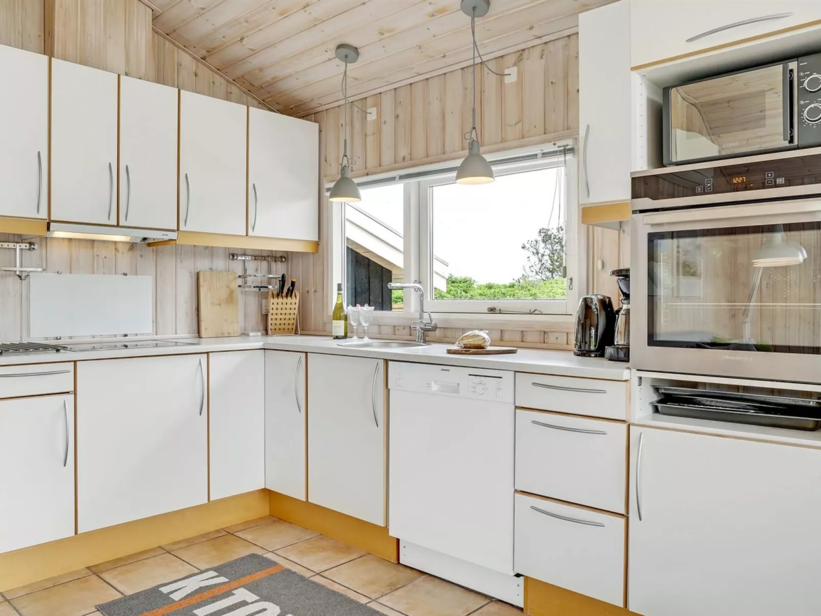 "Arkil" - 300m from the sea-Inside
