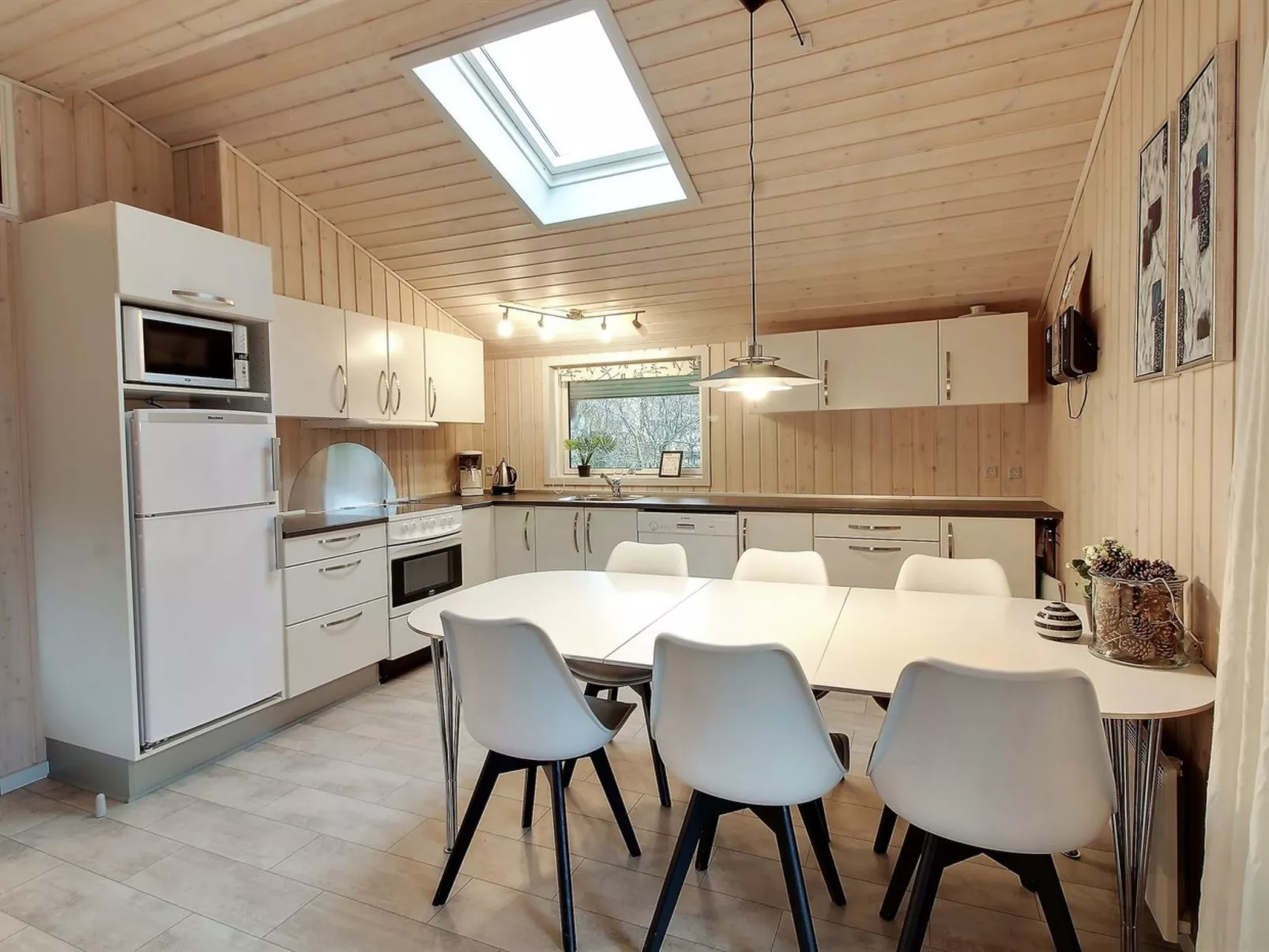 "Jutta" - 28km from the sea-Inside
