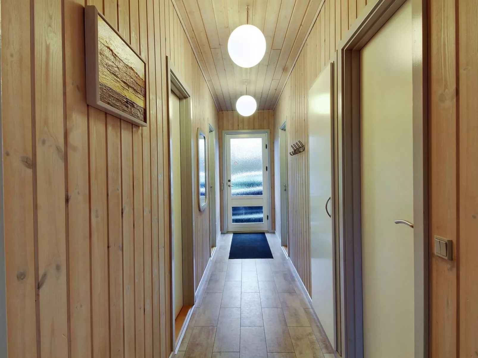 "Jutta" - 28km from the sea-Inside