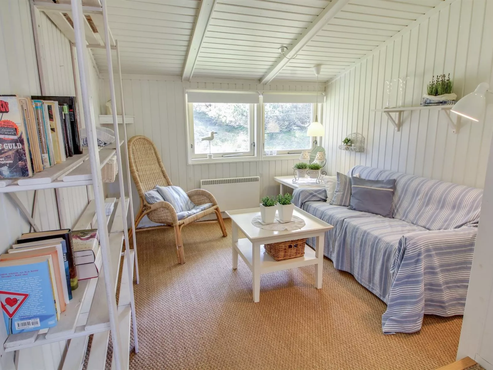 "Galathea" - 800m from the sea-Inside