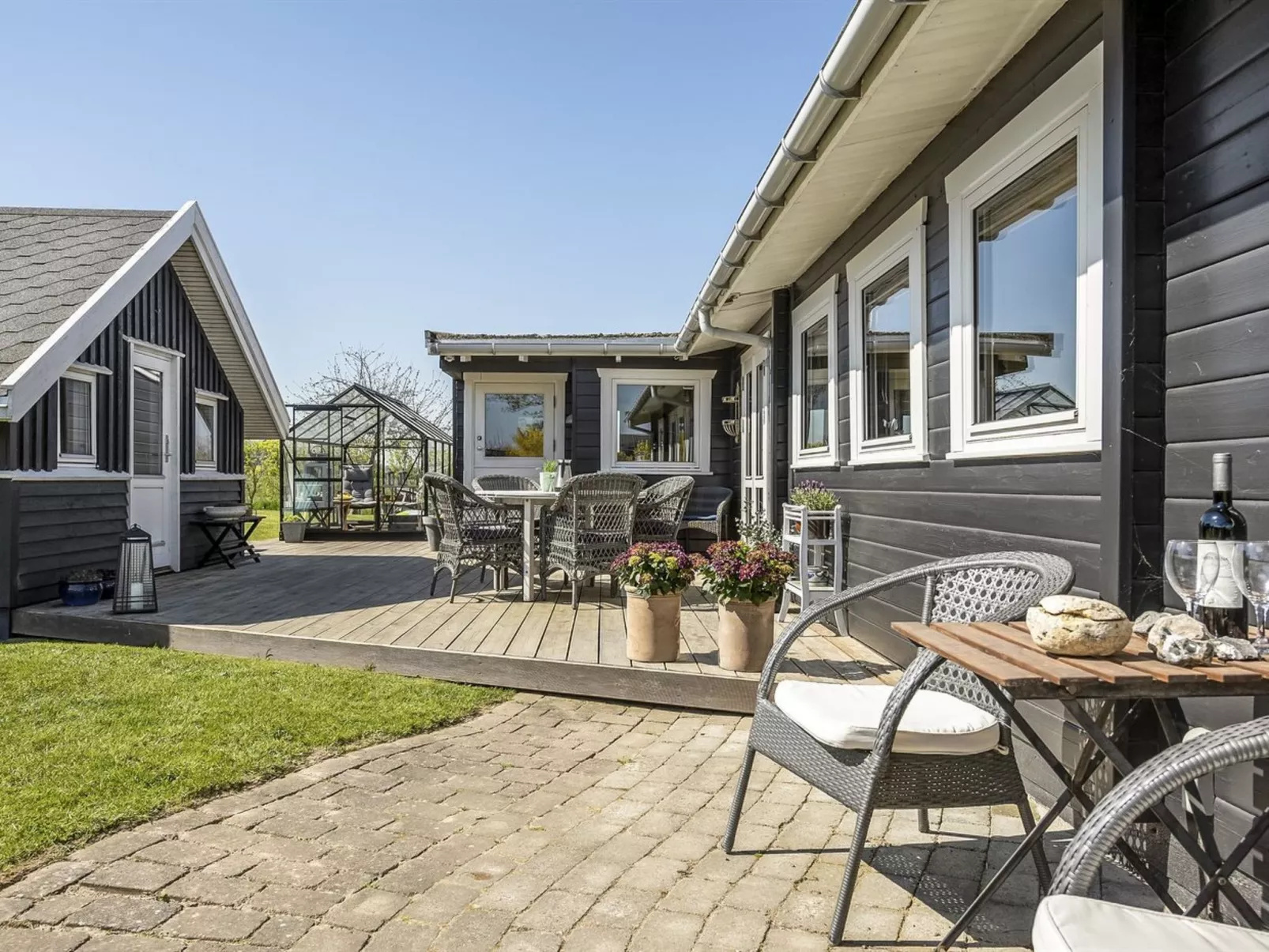 "Ylvie" - 150m from the sea-Outside