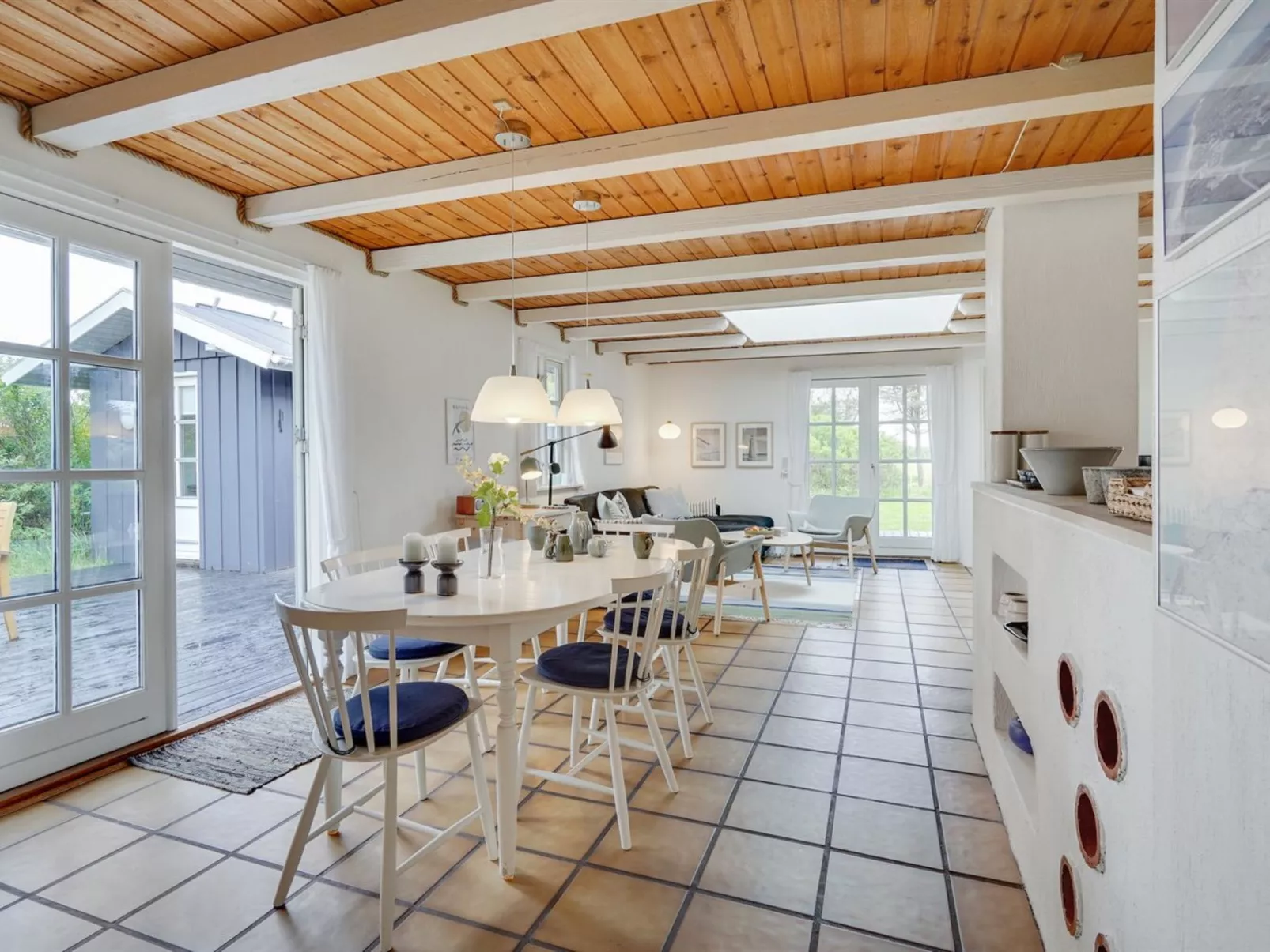 "Sölvy" - 300m from the sea-Drinnen