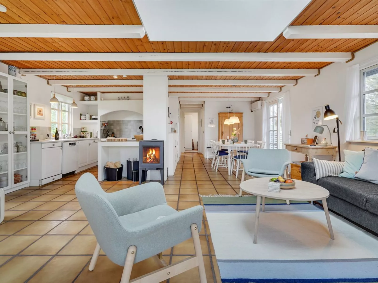 "Sölvy" - 300m from the sea-Drinnen