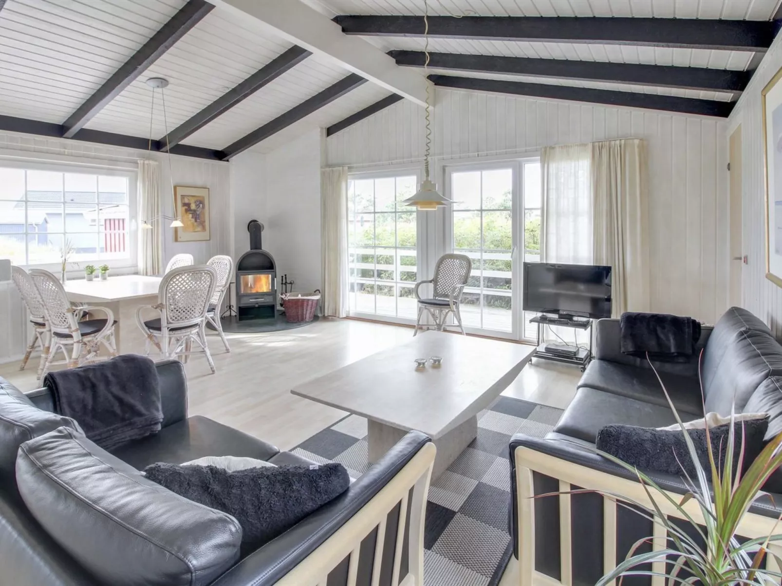 "Kalf" - 400m from the sea-Inside