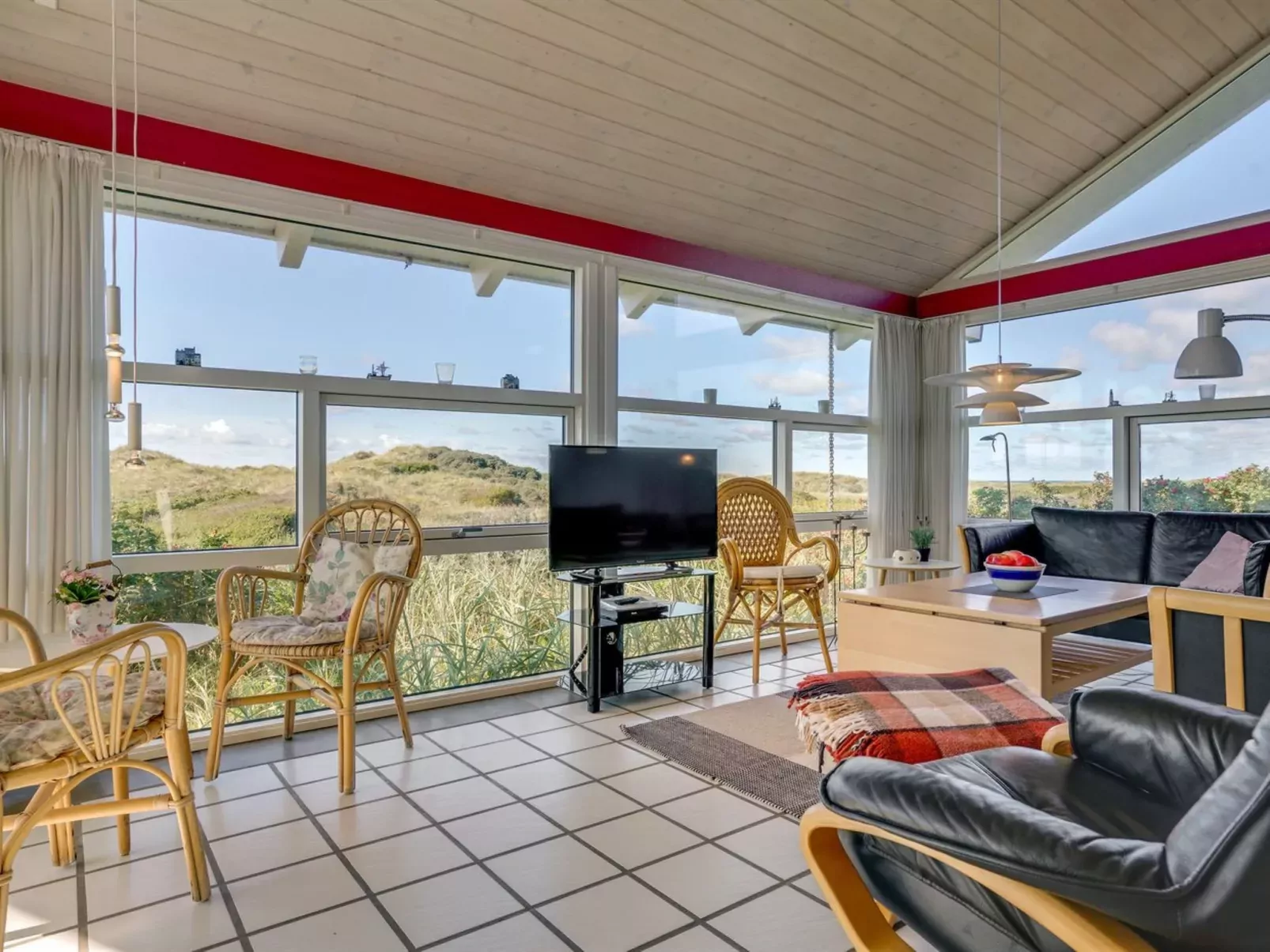 "Anne" - 100m from the sea-Inside