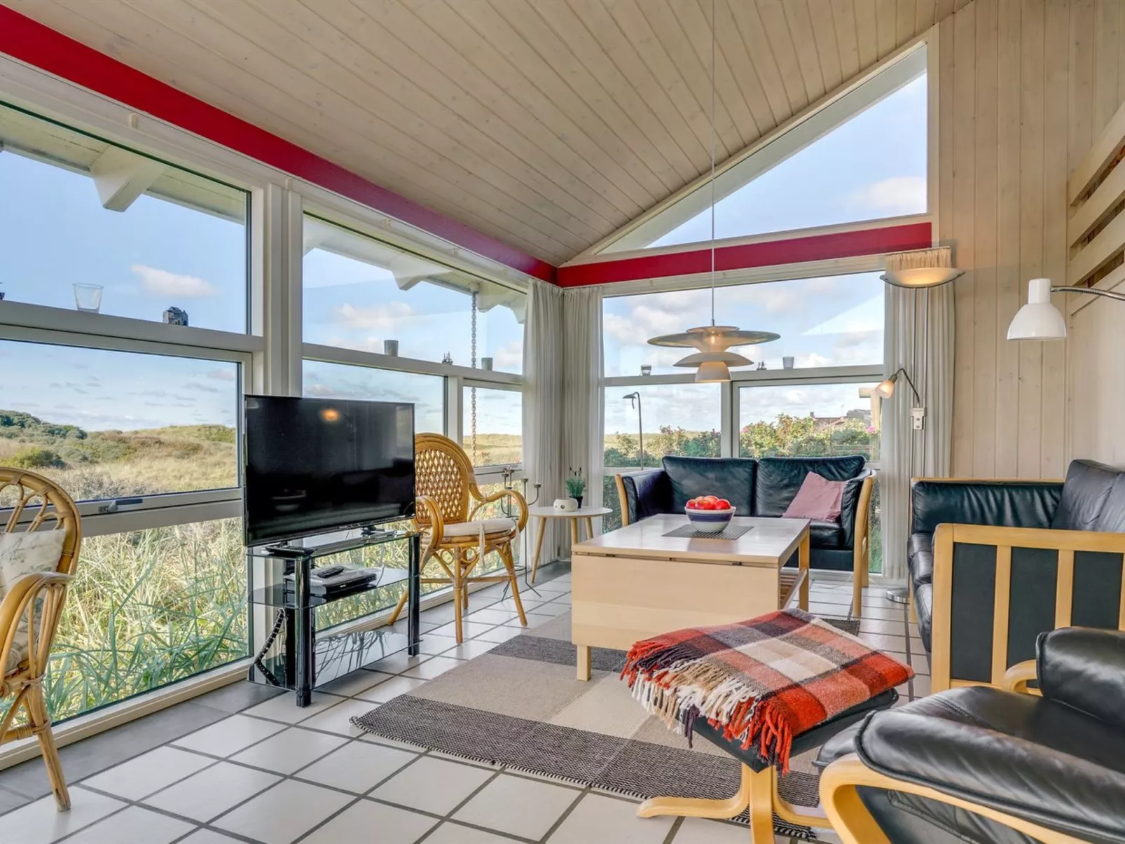 "Anne" - 100m from the sea-Inside