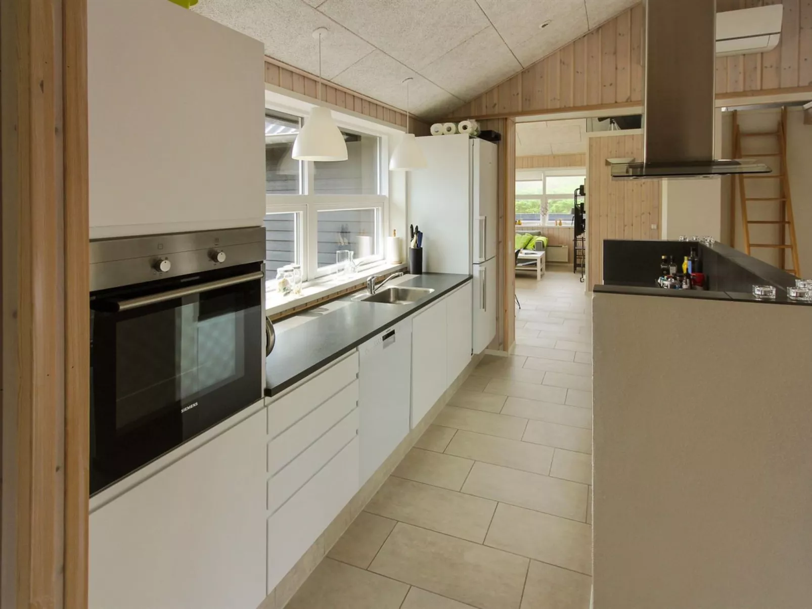 "Alfuin" - 500m from the sea-Inside
