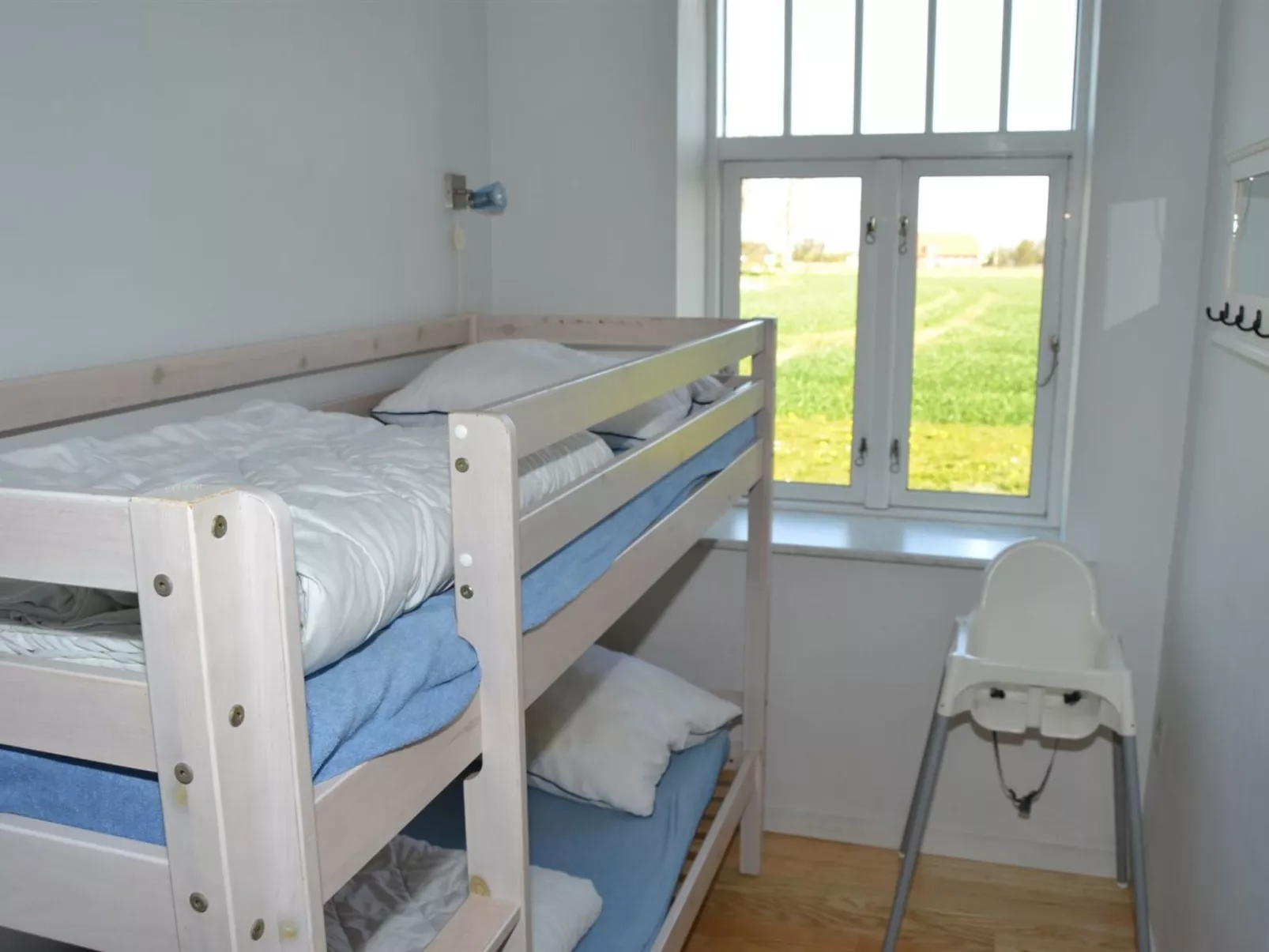"Adine" - 13km from the sea-Inside