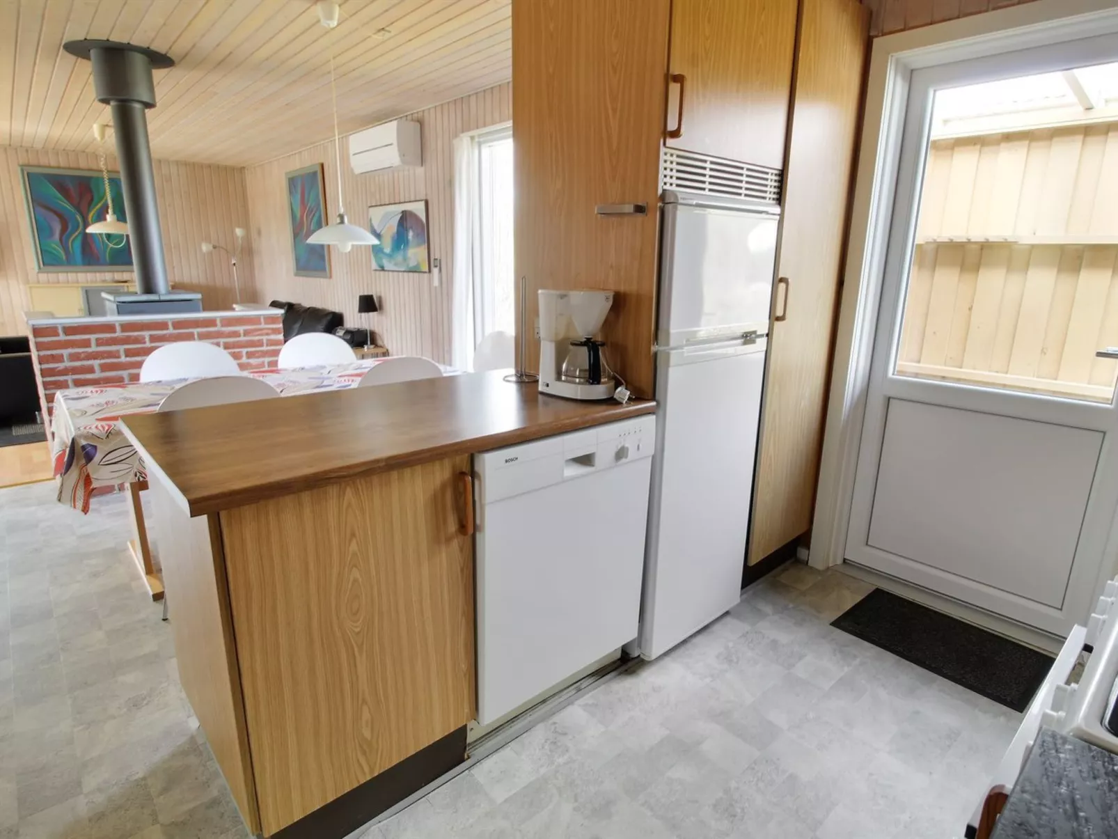 "Svanhild" - 1.2km from the sea-Drinnen