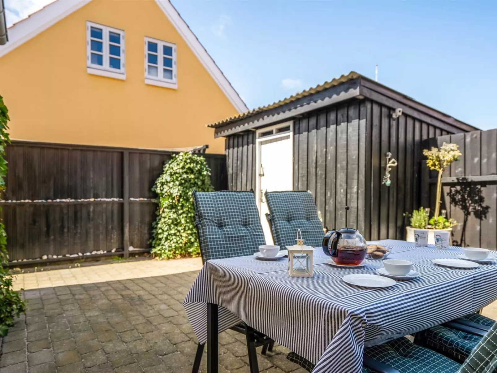 "Fria" - 500m from the sea-Draußen