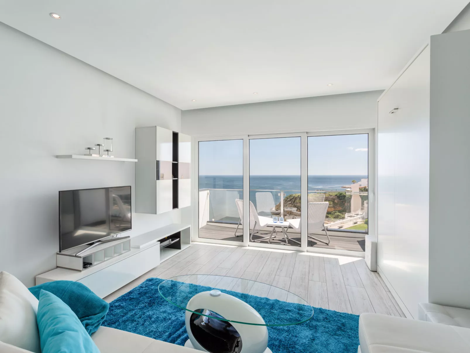Dream View 50m from the beach-Inside