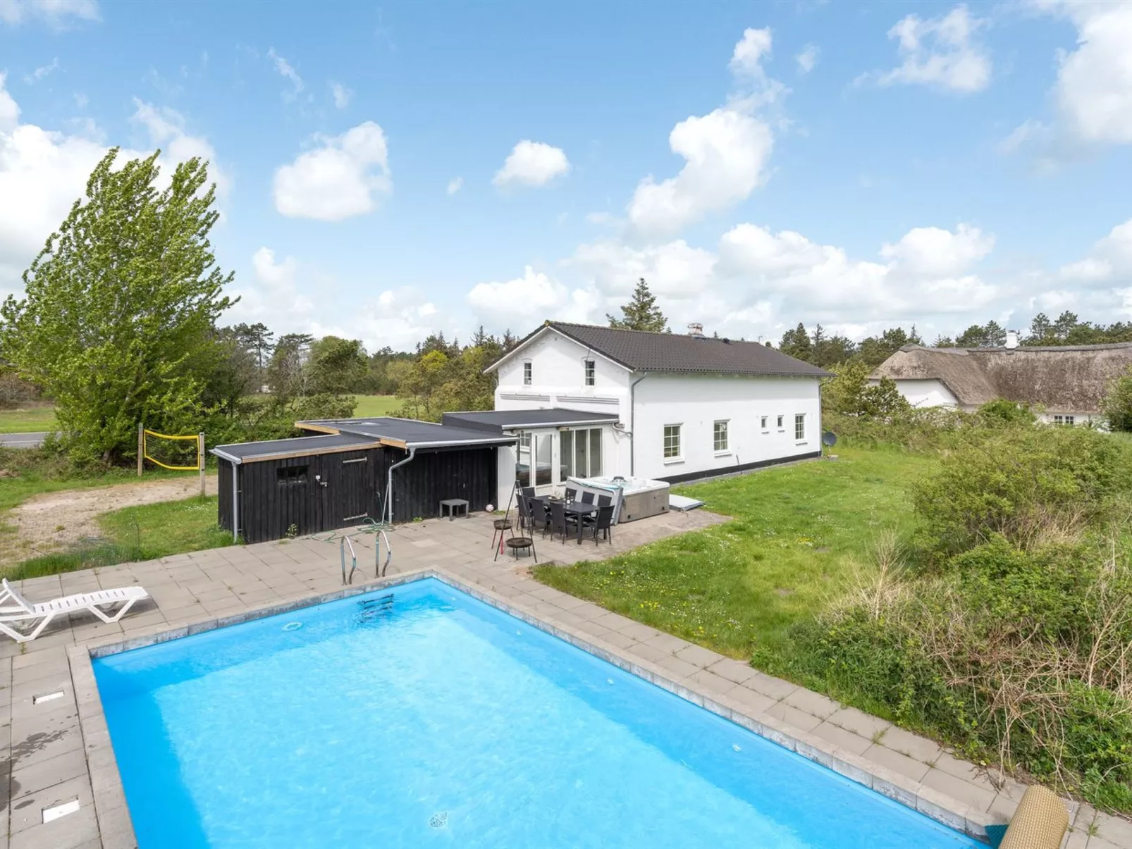 "Rea" - 5km from the sea-Outside