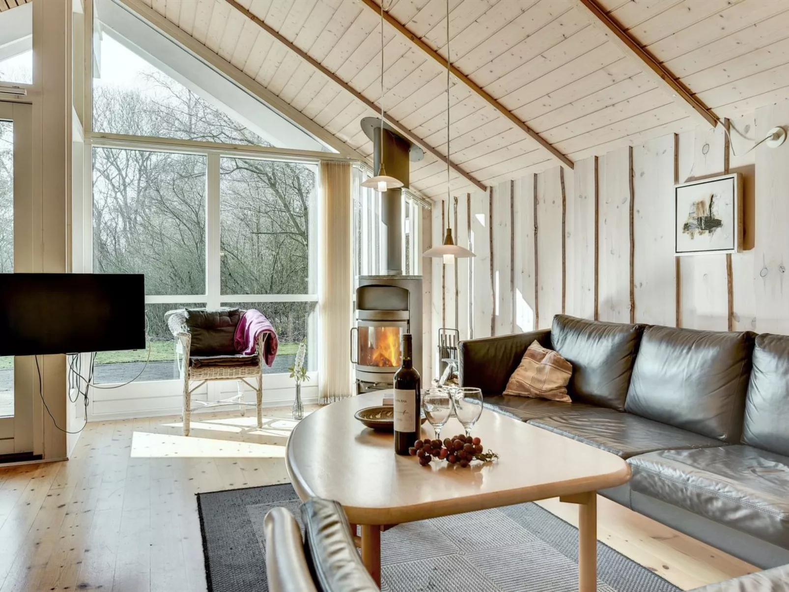 "Kaare" - 34.2km from the sea-Drinnen
