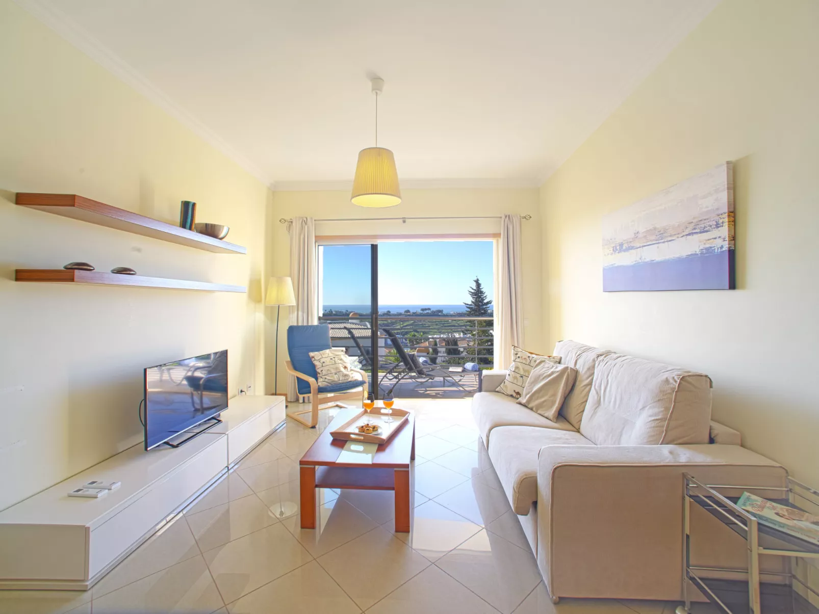 Vista Mar-Inside