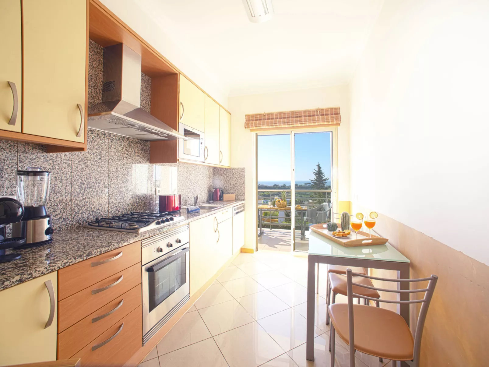 Vista Mar-Inside