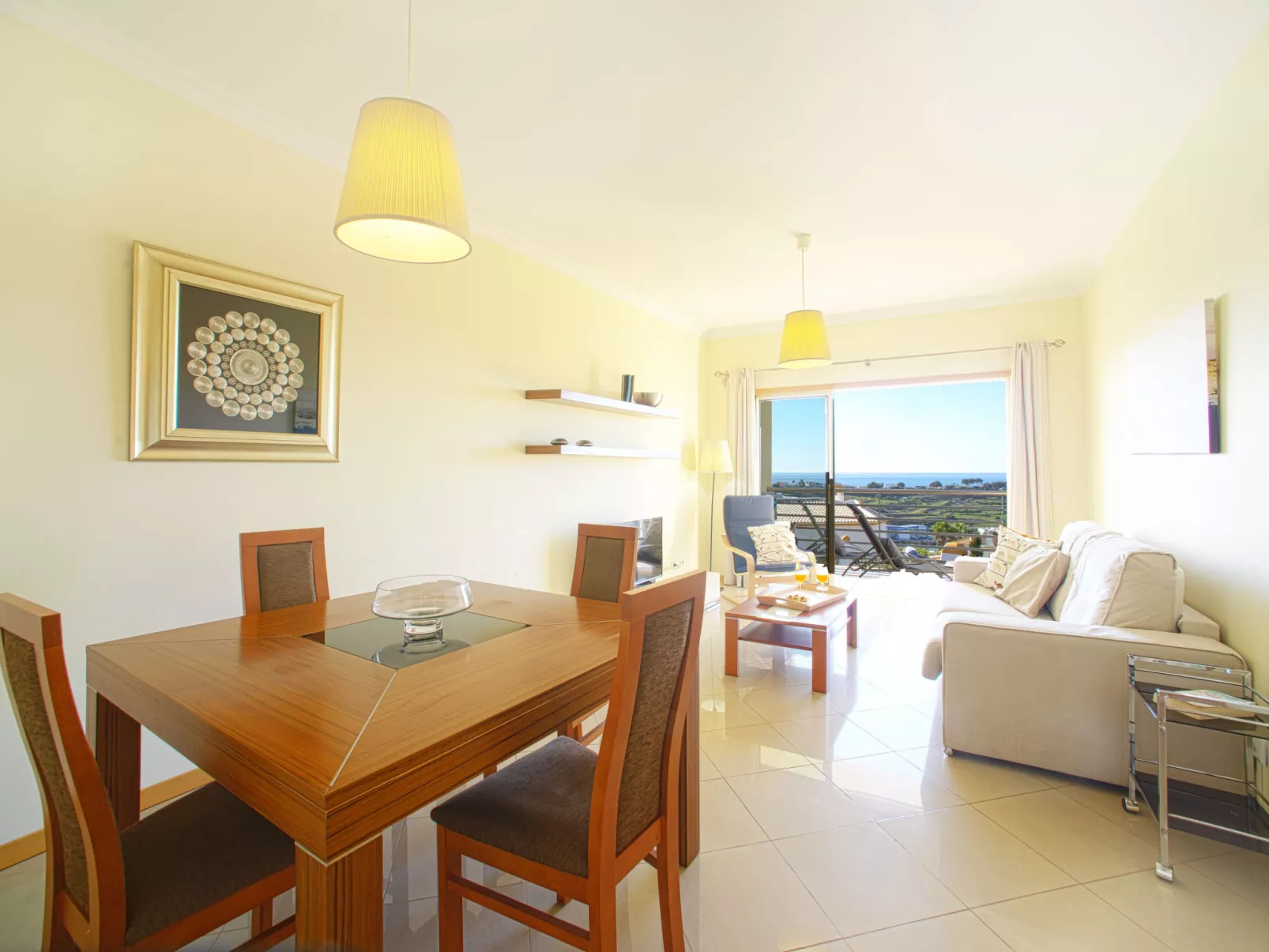 Vista Mar-Inside