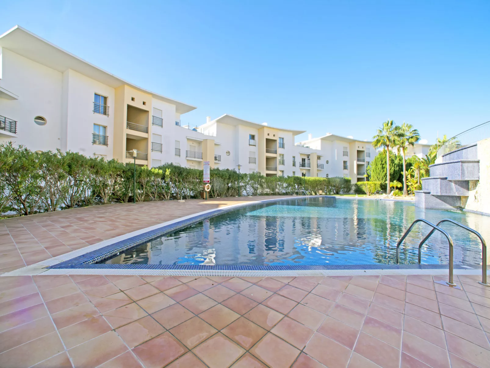 Vista Mar-Outside
