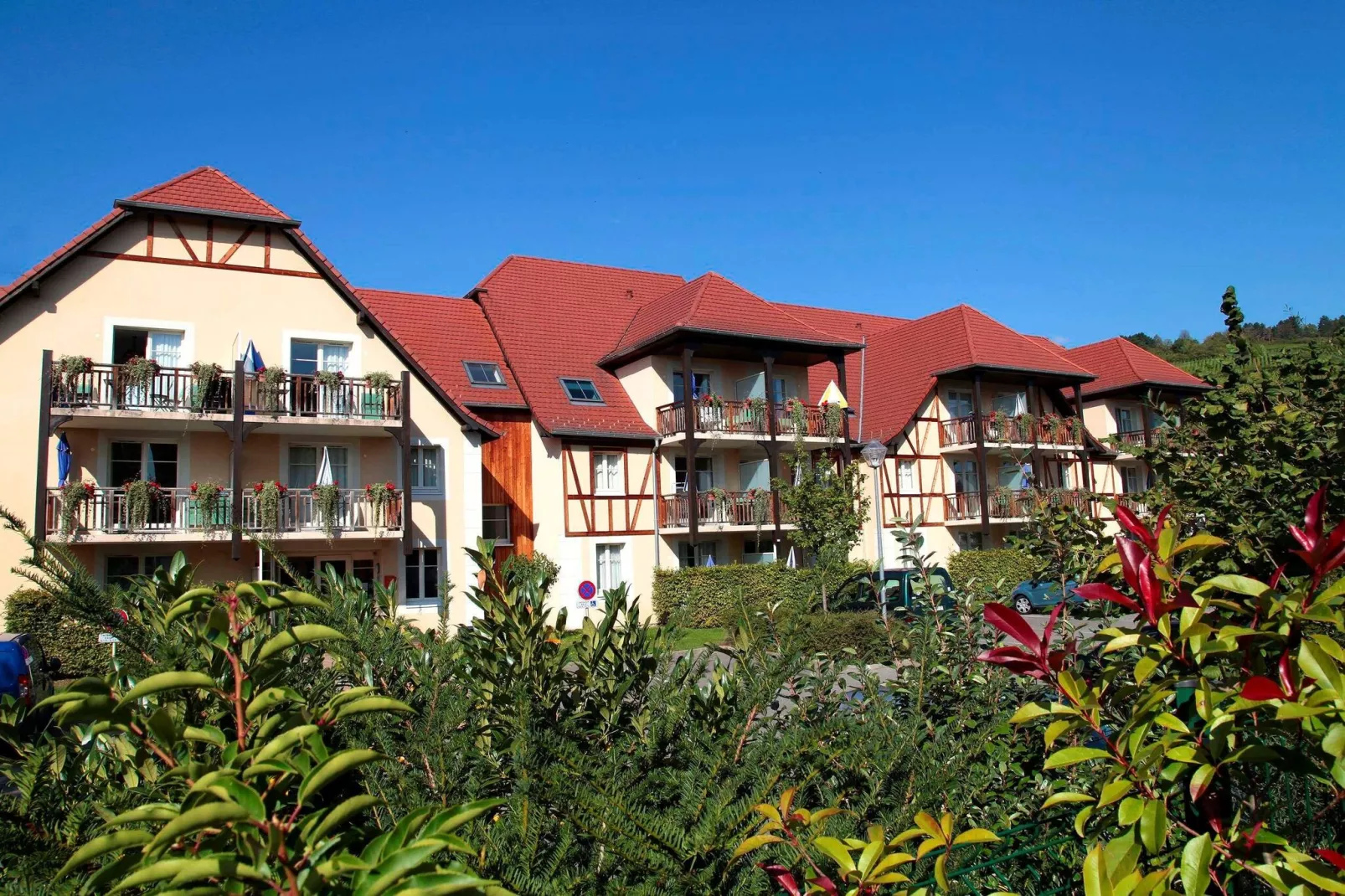 Le Domaine des Rois 1-Exterior summer