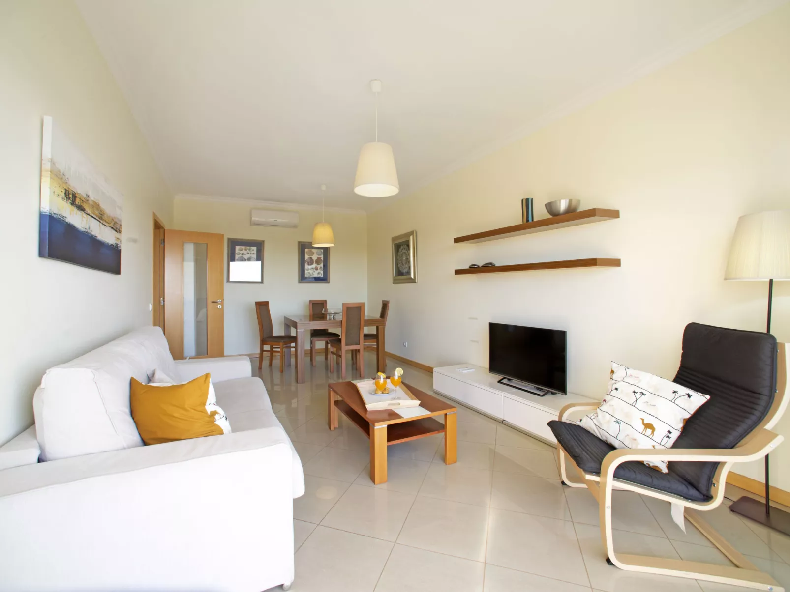 Vista Mar-Inside