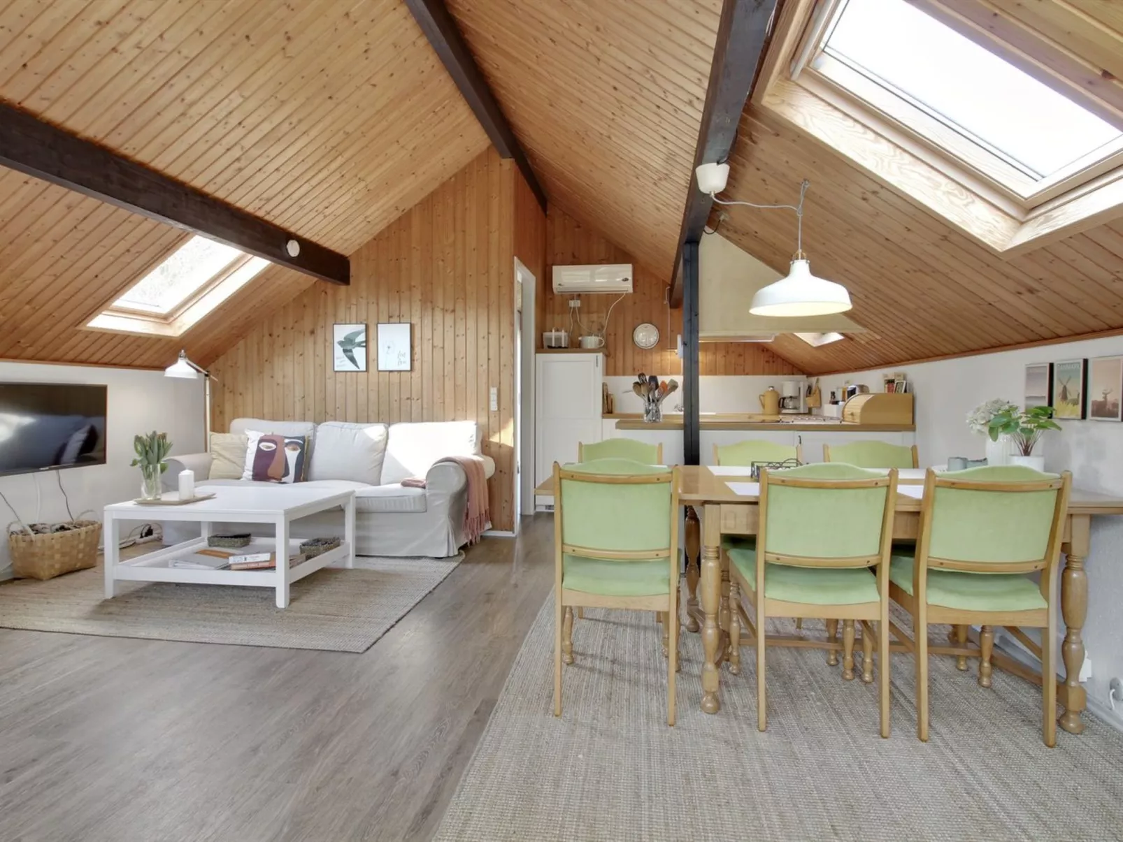 "Hilla" - 31km from the sea-Inside