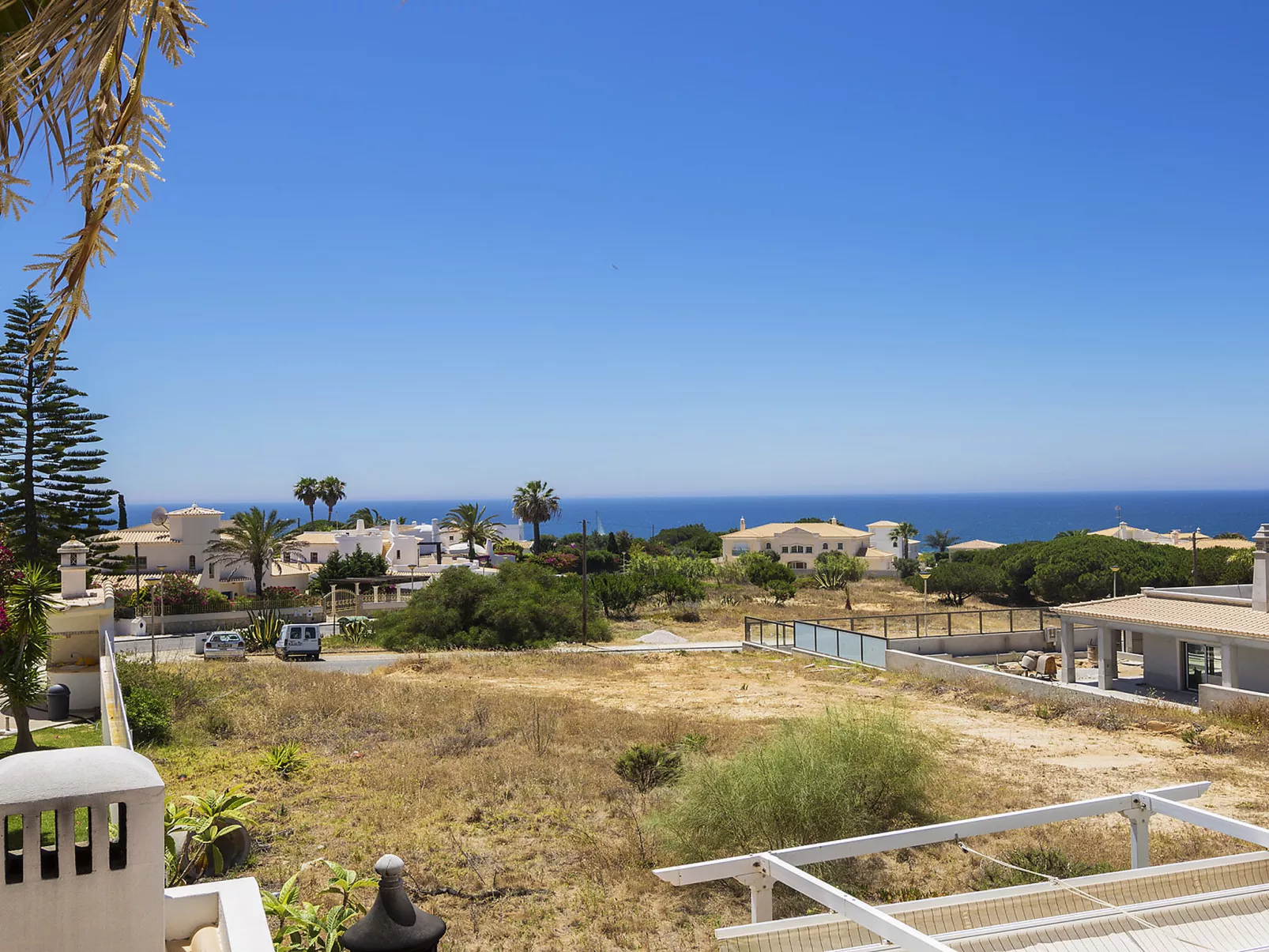 Galé 600m from the beach