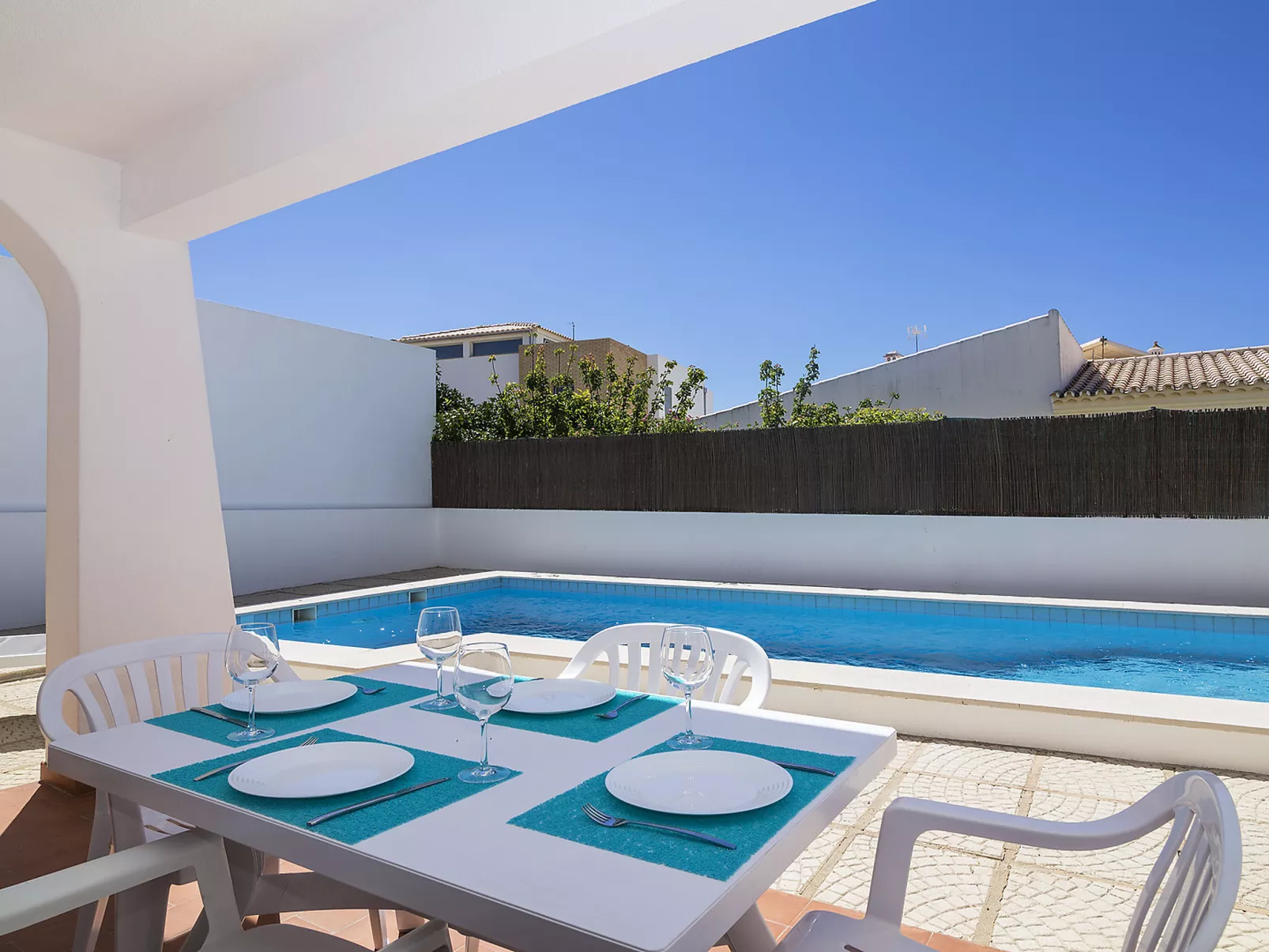 Galé 600m from the beach