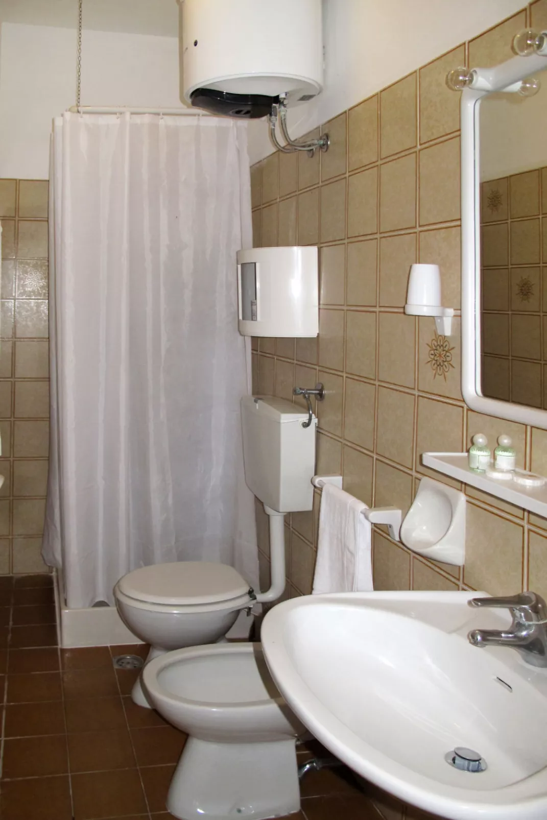 Elbamar Lacona II-Inside