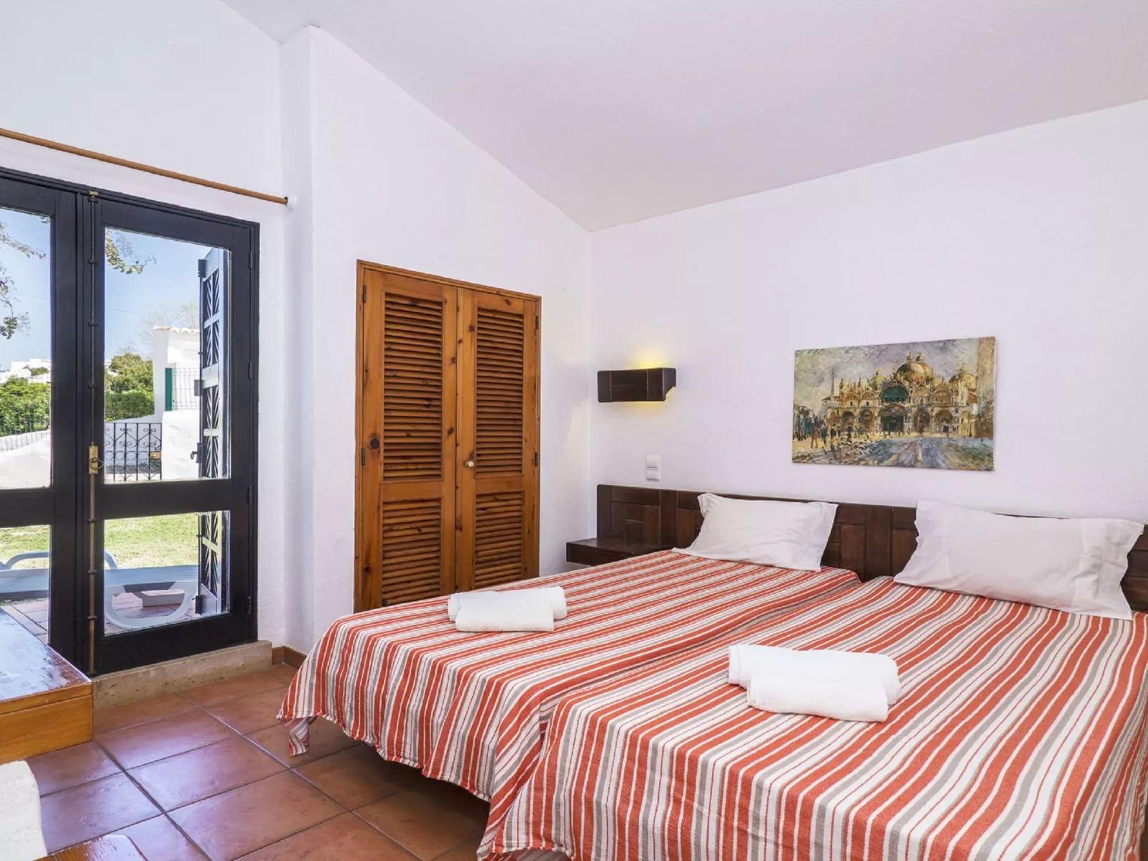 Villa Jacaranda V3-Inside