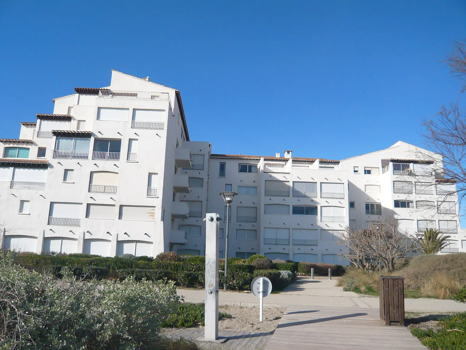 Les Cyclades-Dehors