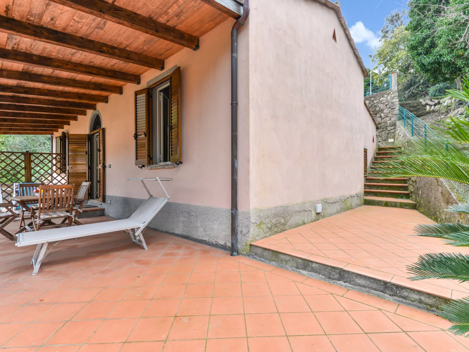 Arrighi-Outside