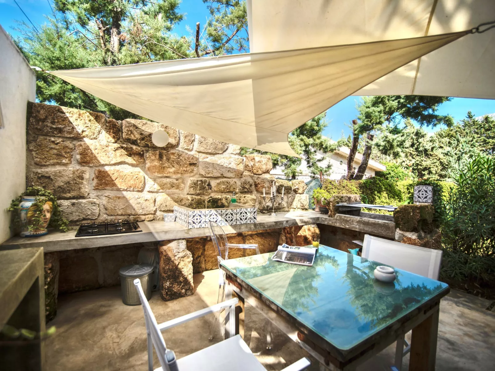 Re di Denari-Outside