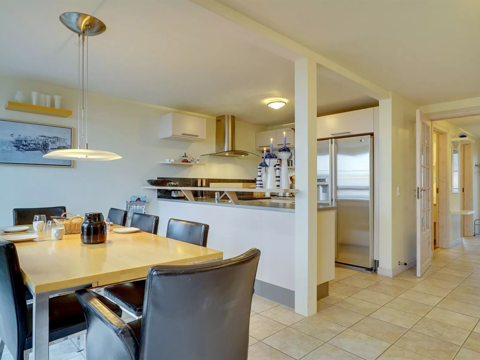 "Henrietta" - 3.5km from the sea-Inside