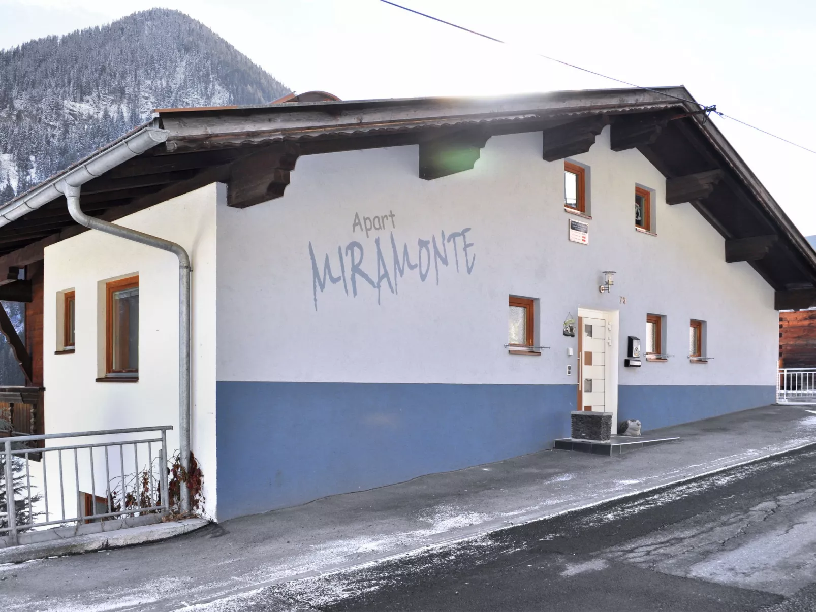 Miramonte-Outside