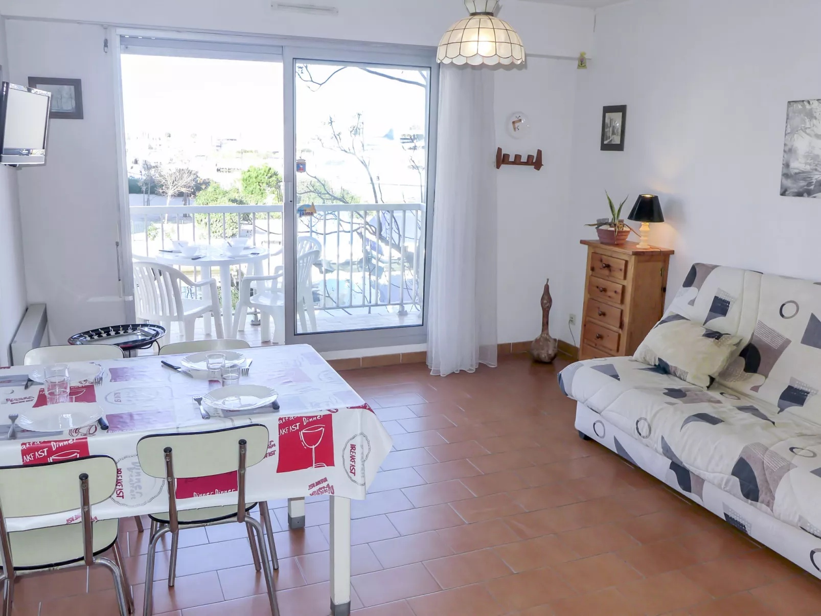 Les Marines de Port Canet-Inside
