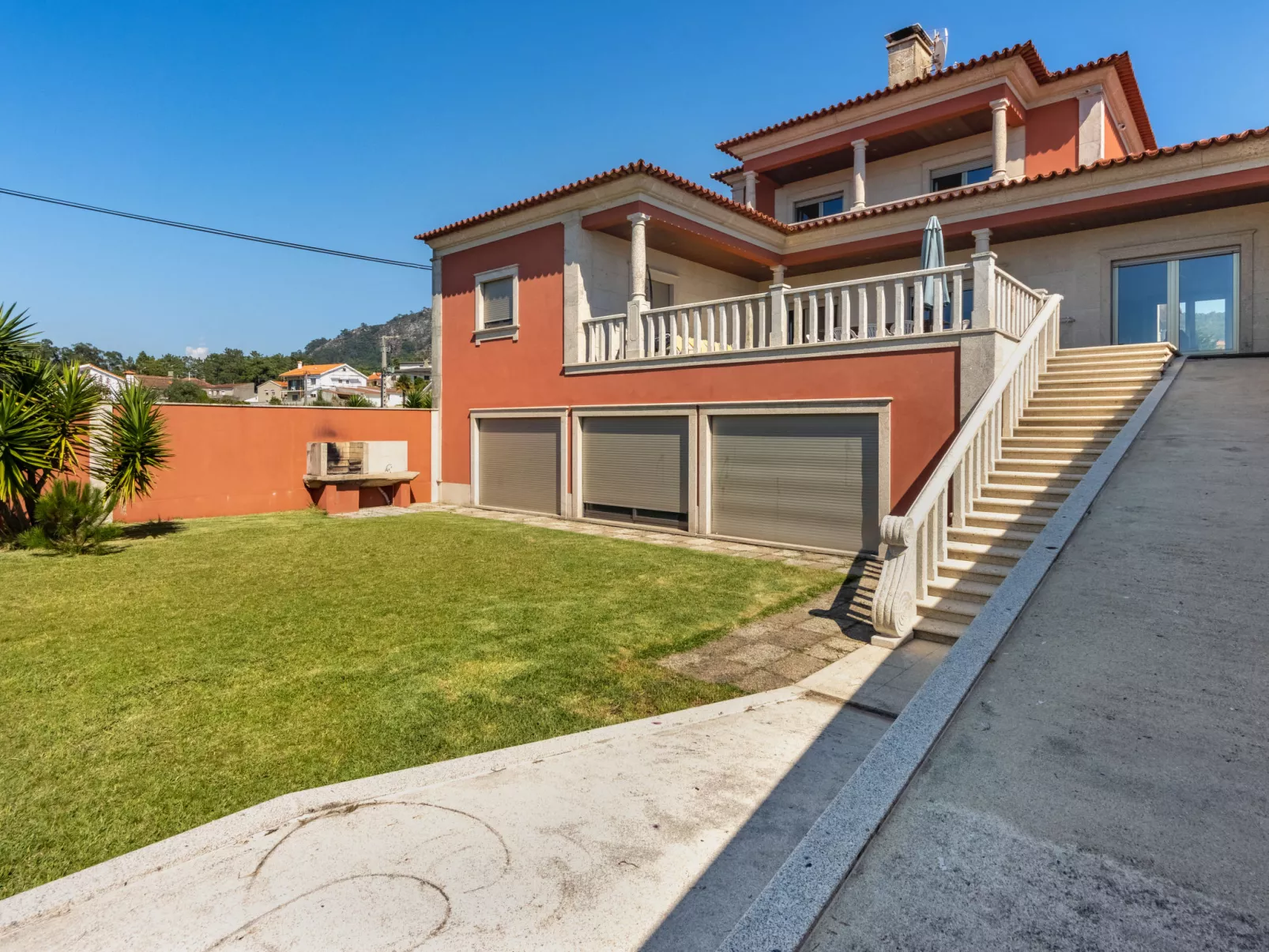 Vista Mar-Outside