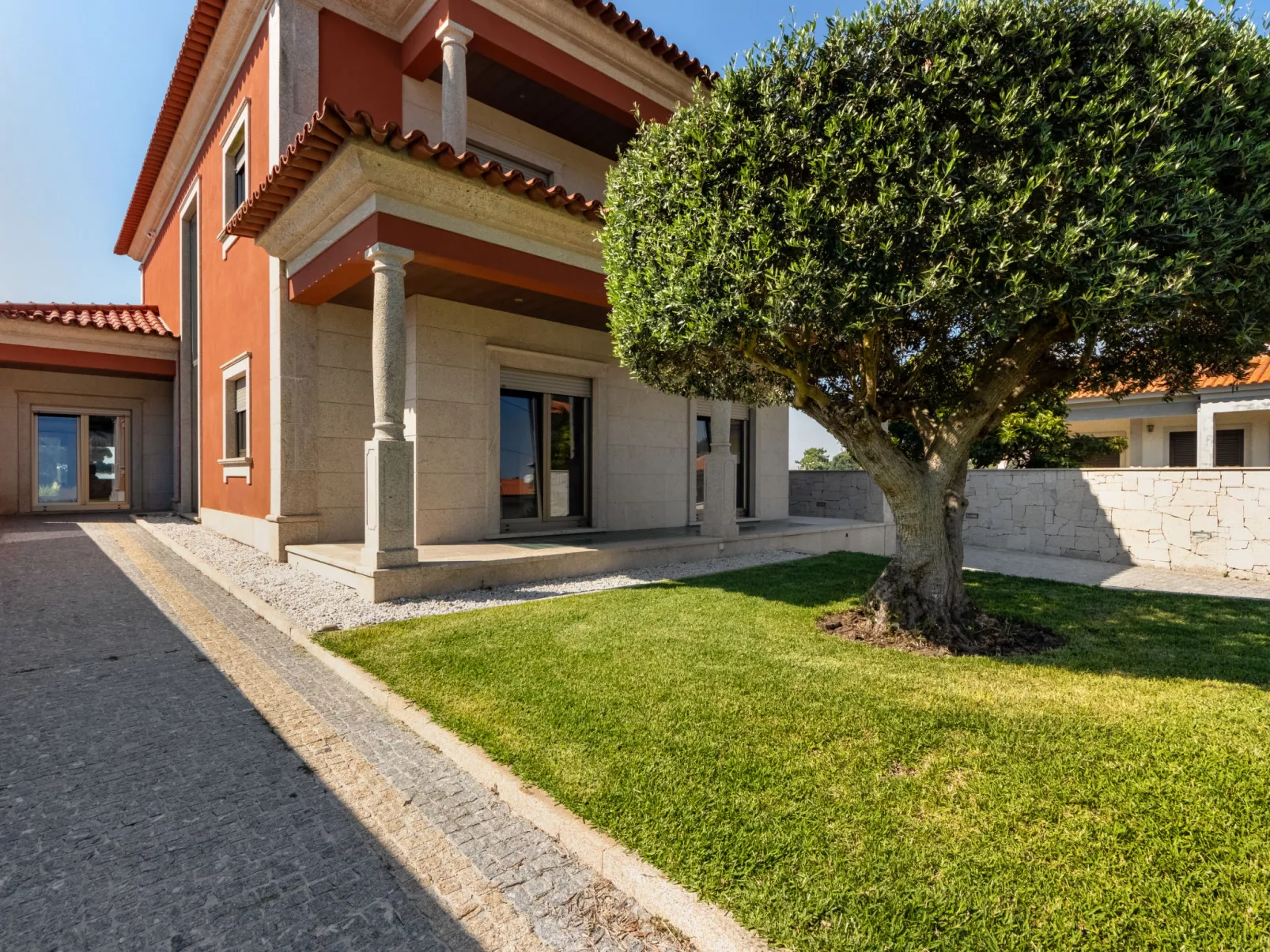 Vista Mar-Outside