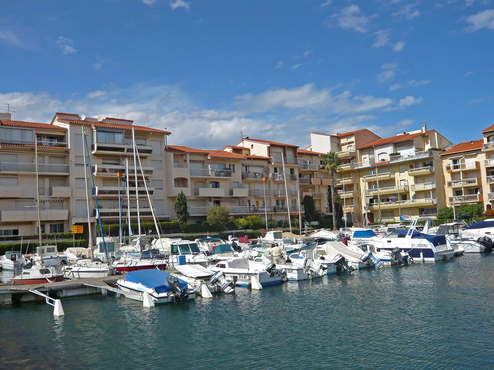Les Marines de Port Canet-Outside