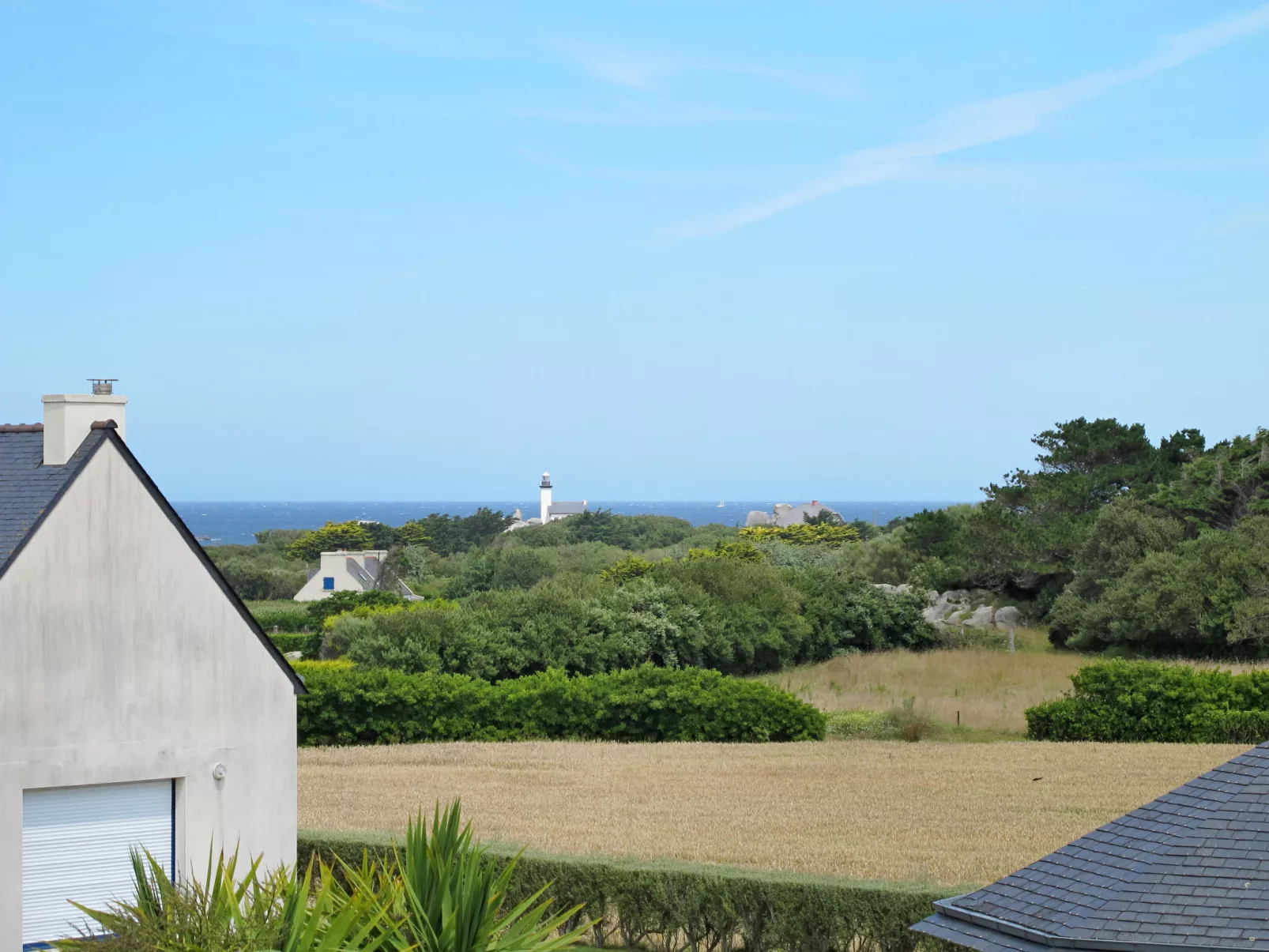 Cremiou Beach-Outside