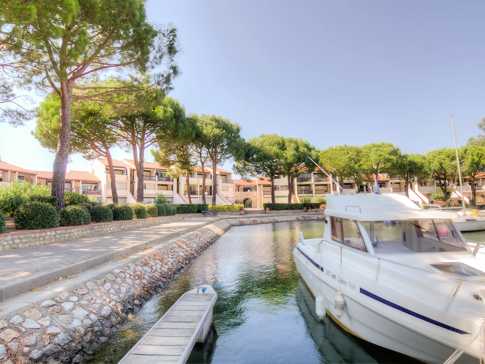 Port d'Attache-Outside