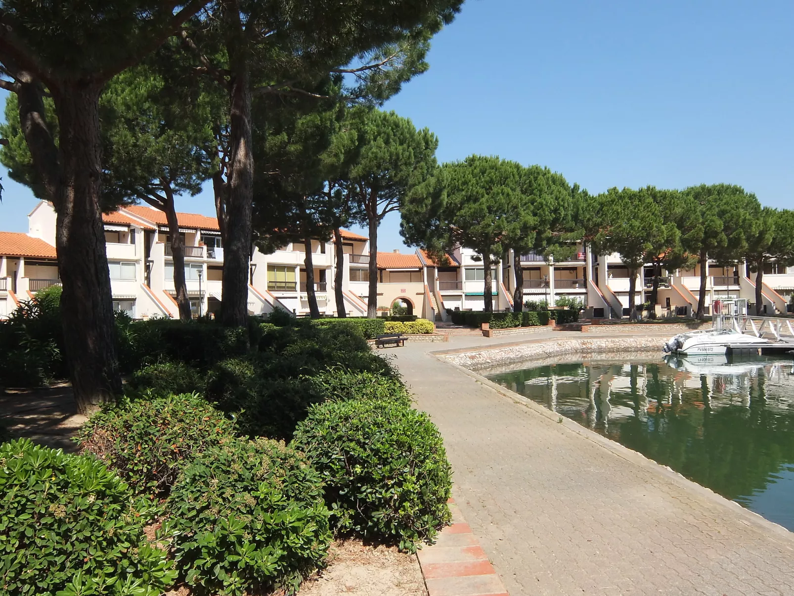 Port d'Attache-Outside