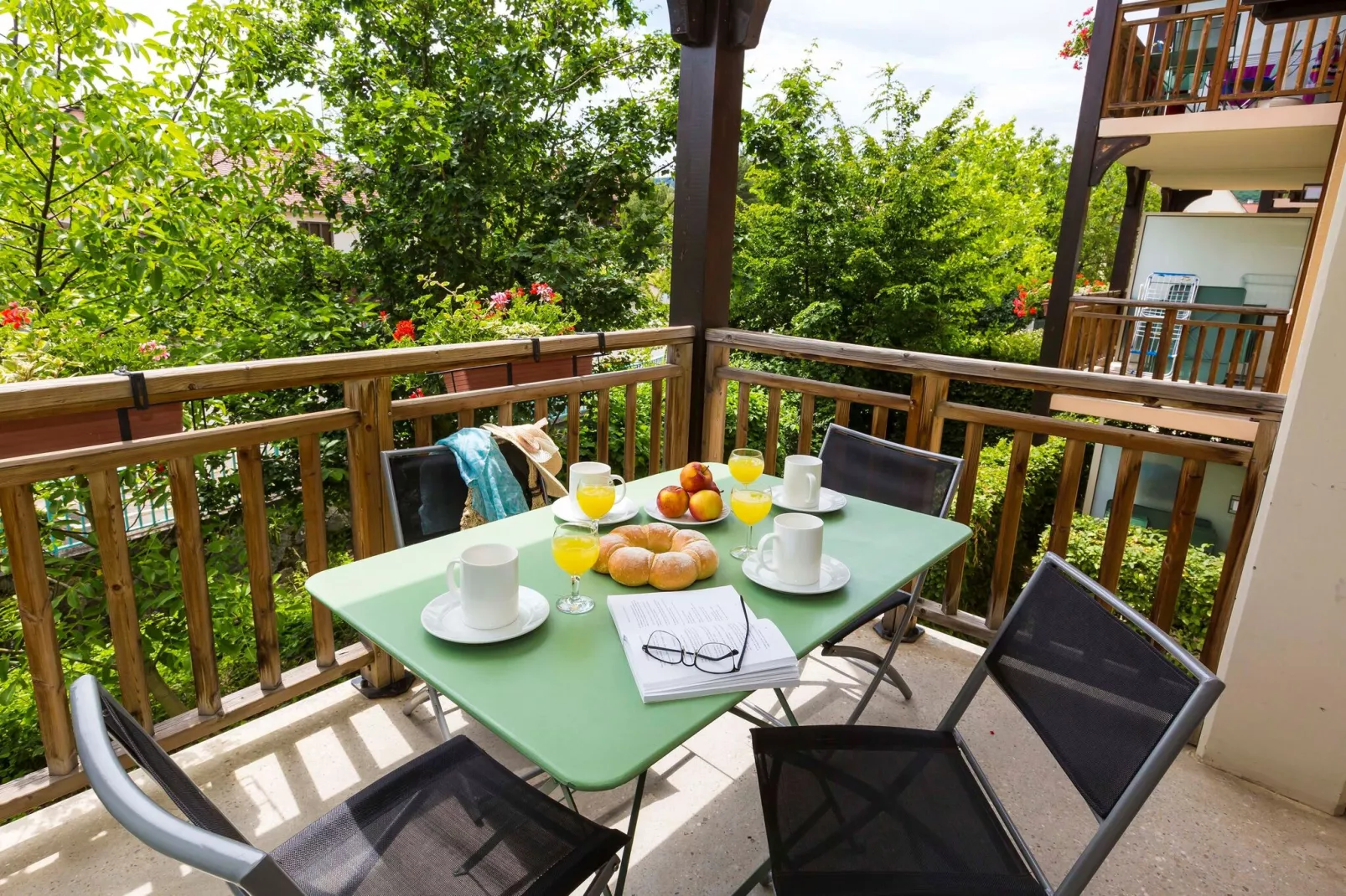 Le Domaine des Rois 3-Terrace balcony