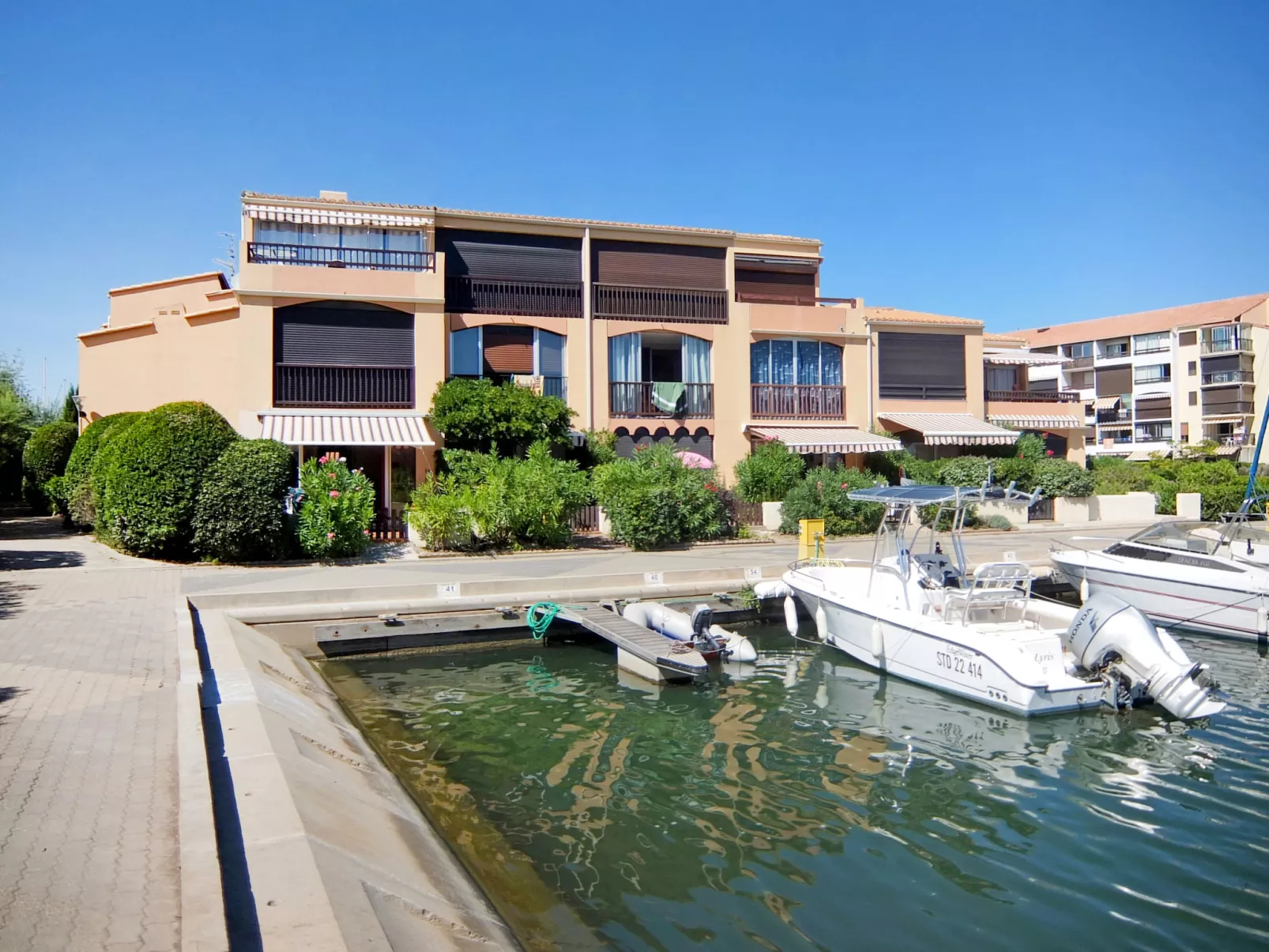 Marina 2-Outside