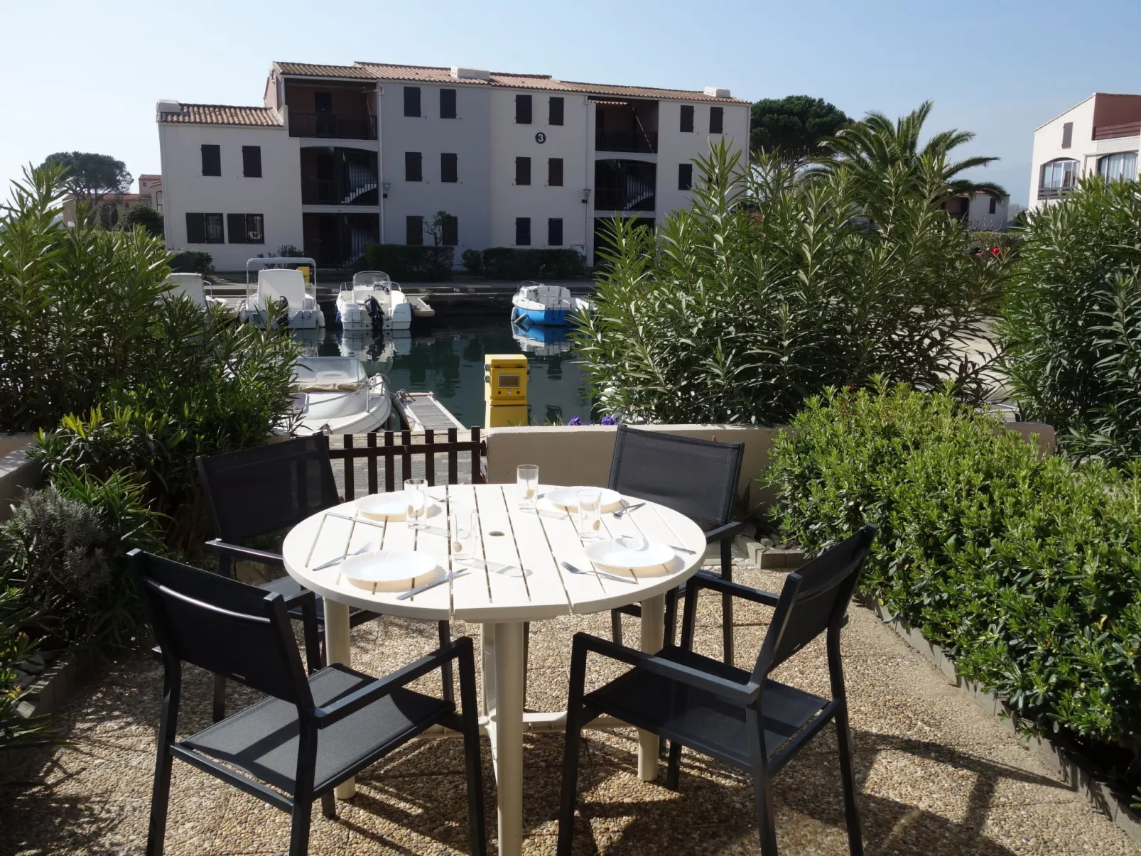 Marina 2-Outside