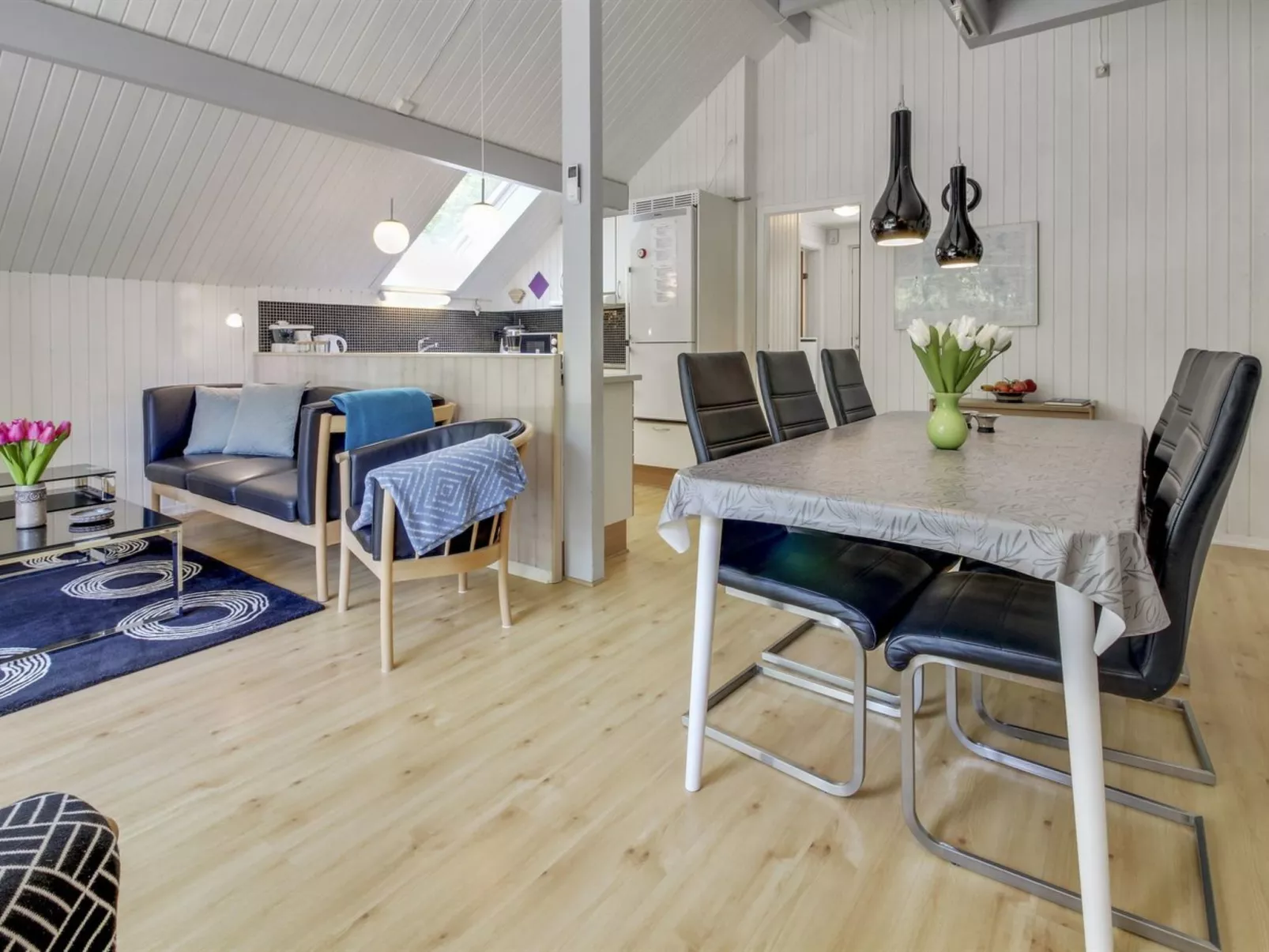 "Asulf" - 31km from the sea-Inside